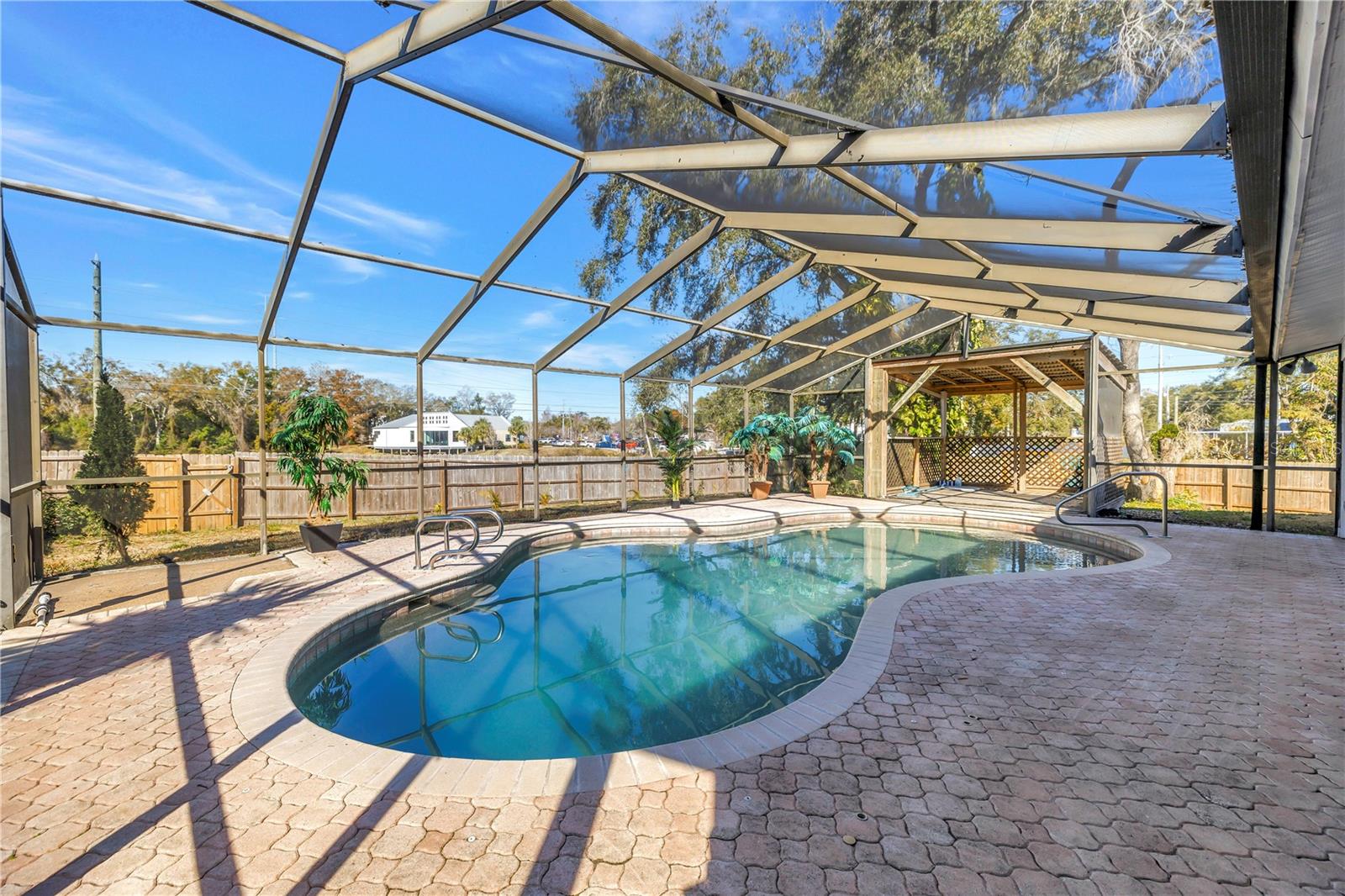 LAKE VALENCIA UNIT ONE - Residential