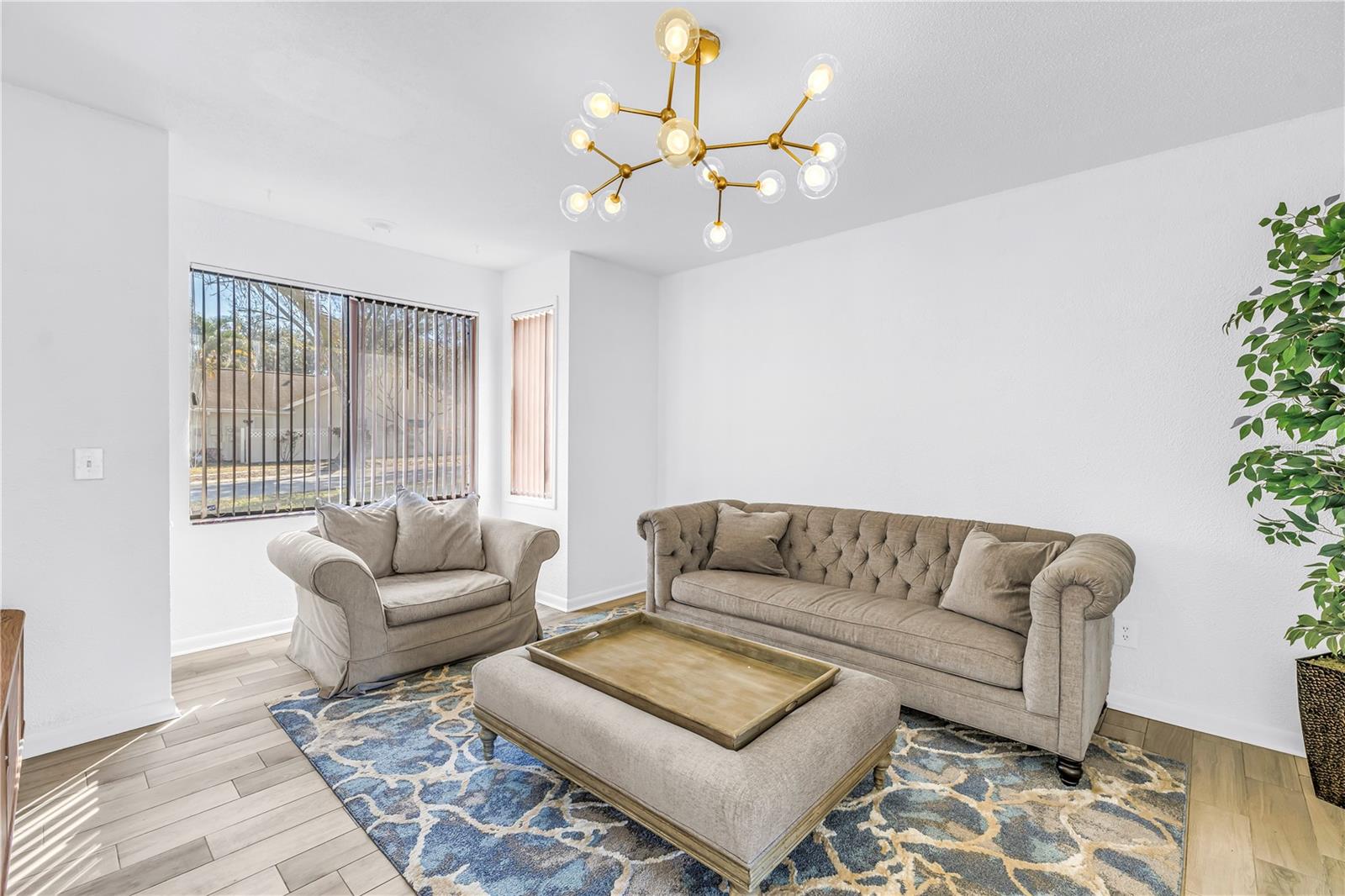 LAKE VALENCIA UNIT ONE - Residential