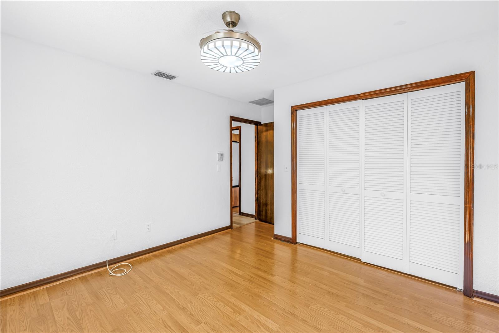 LAKE VALENCIA UNIT ONE - Residential