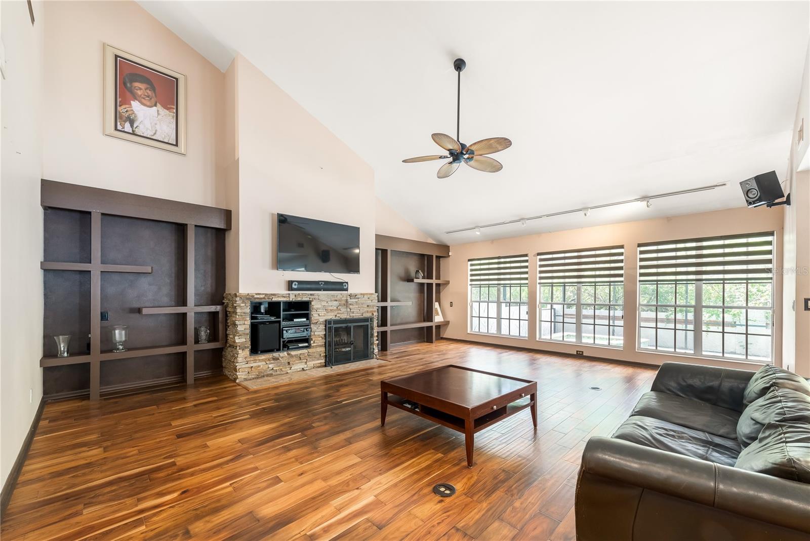 2969 LA CONCHA DRIVE