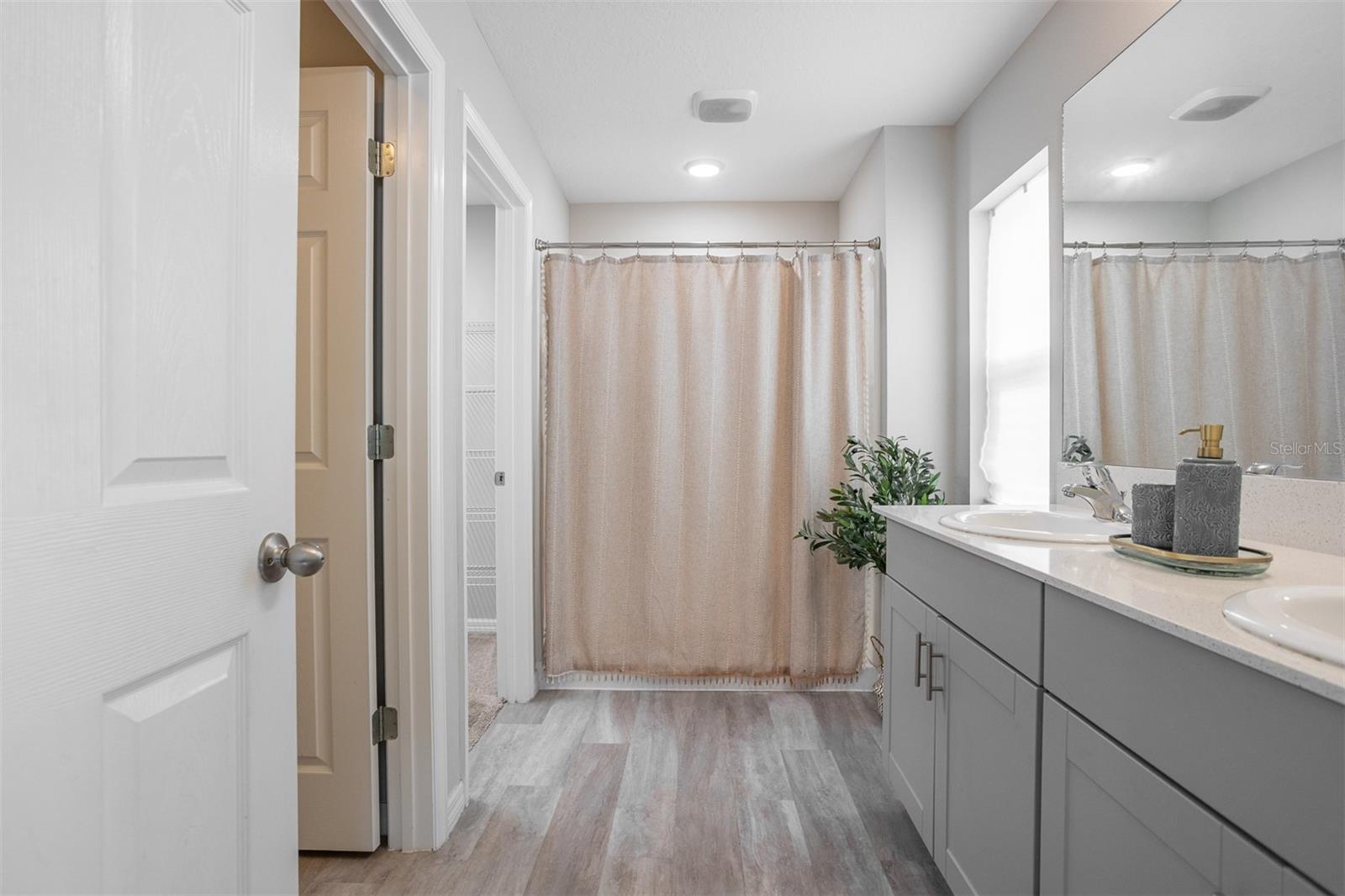 TRIPLE CRK PH 4 VILLAGE J - Residential Lease