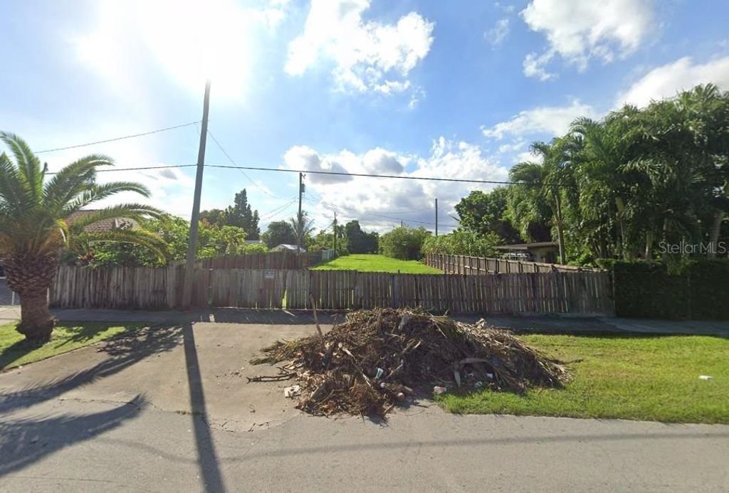 Photo of 350 SW 8th Avenue, Florida City, FL 33034 (MLS # O6366306)