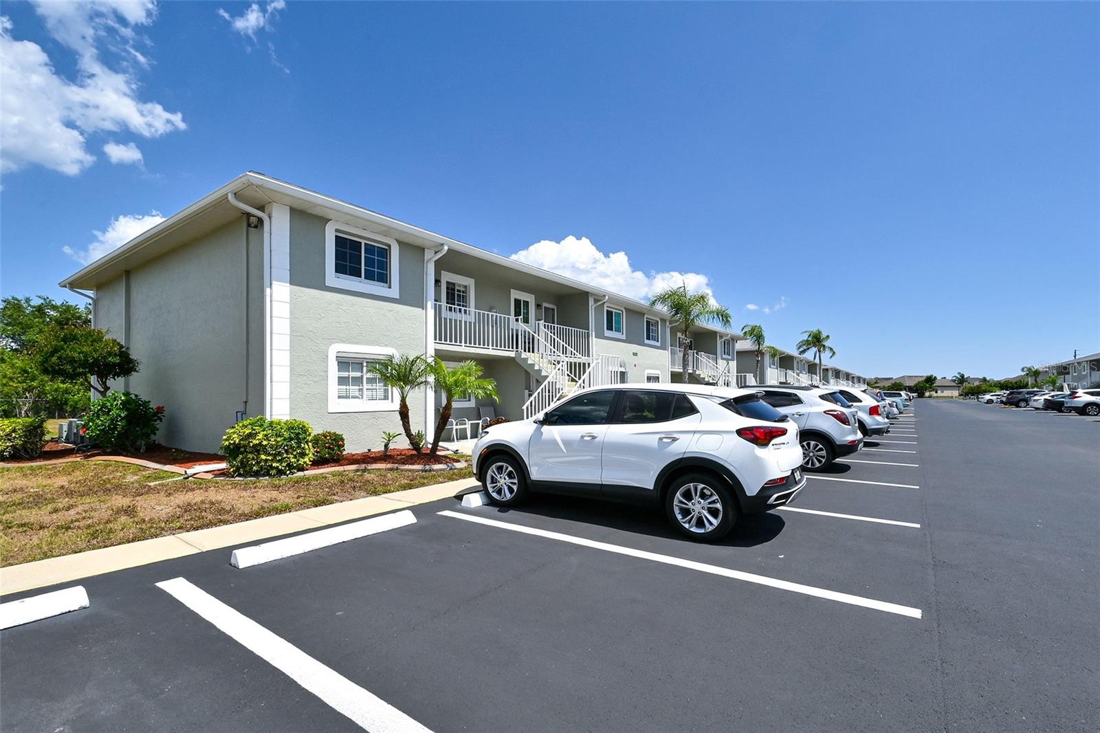 LAKES EDGE PH 04 - Residential