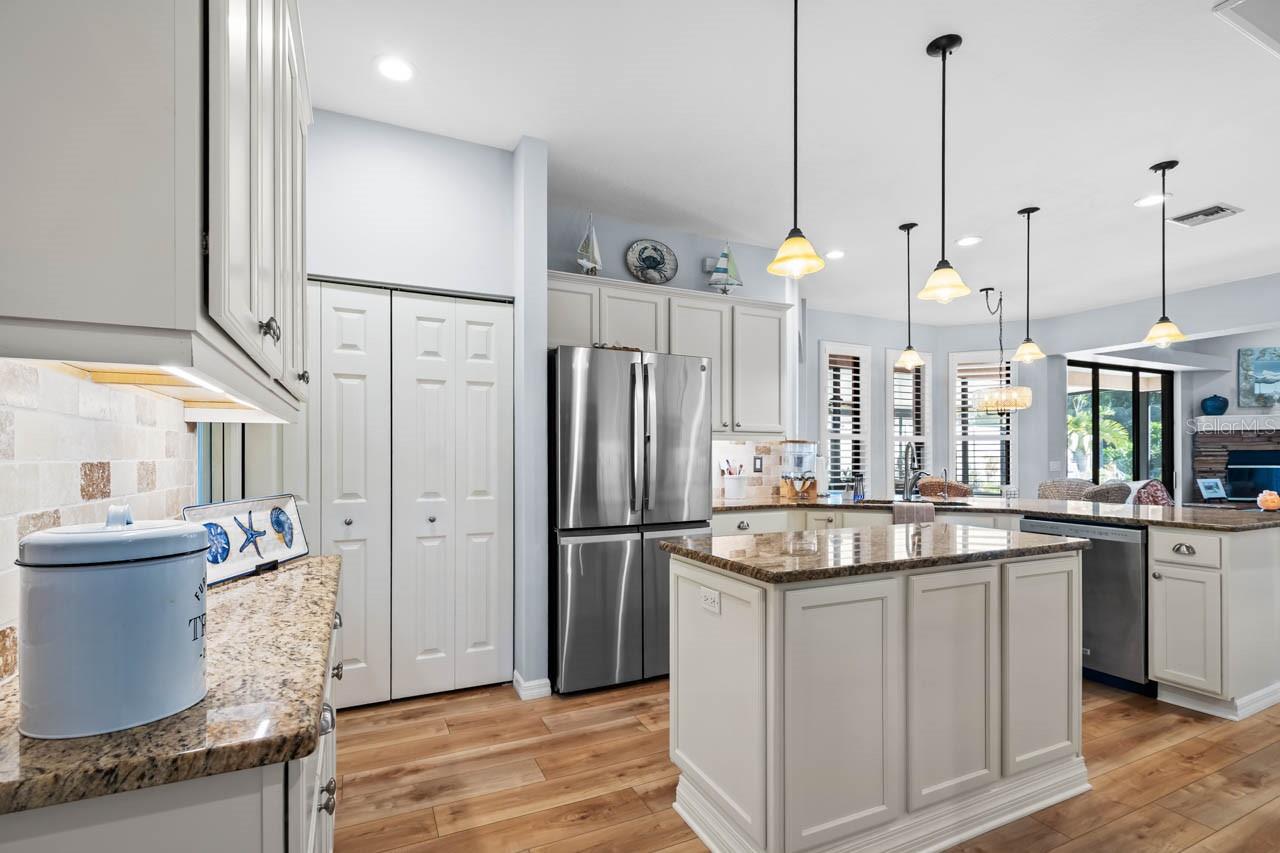 WHISPERING PINES - Residential