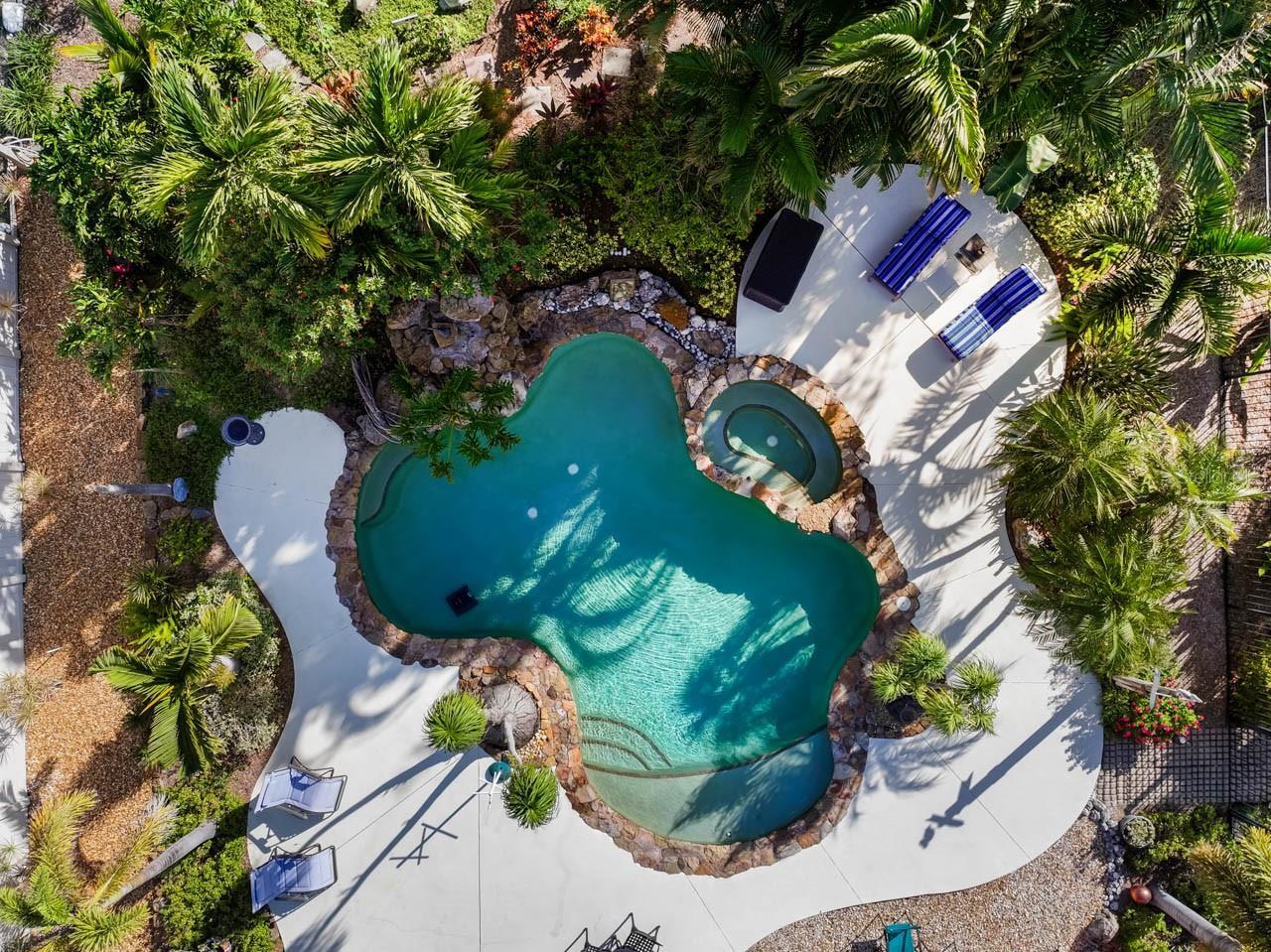 WHISPERING PINES - Residential