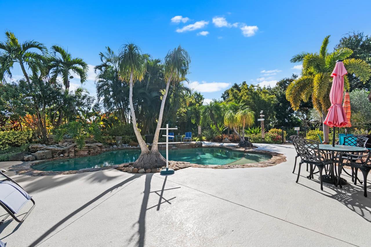 WHISPERING PINES - Residential