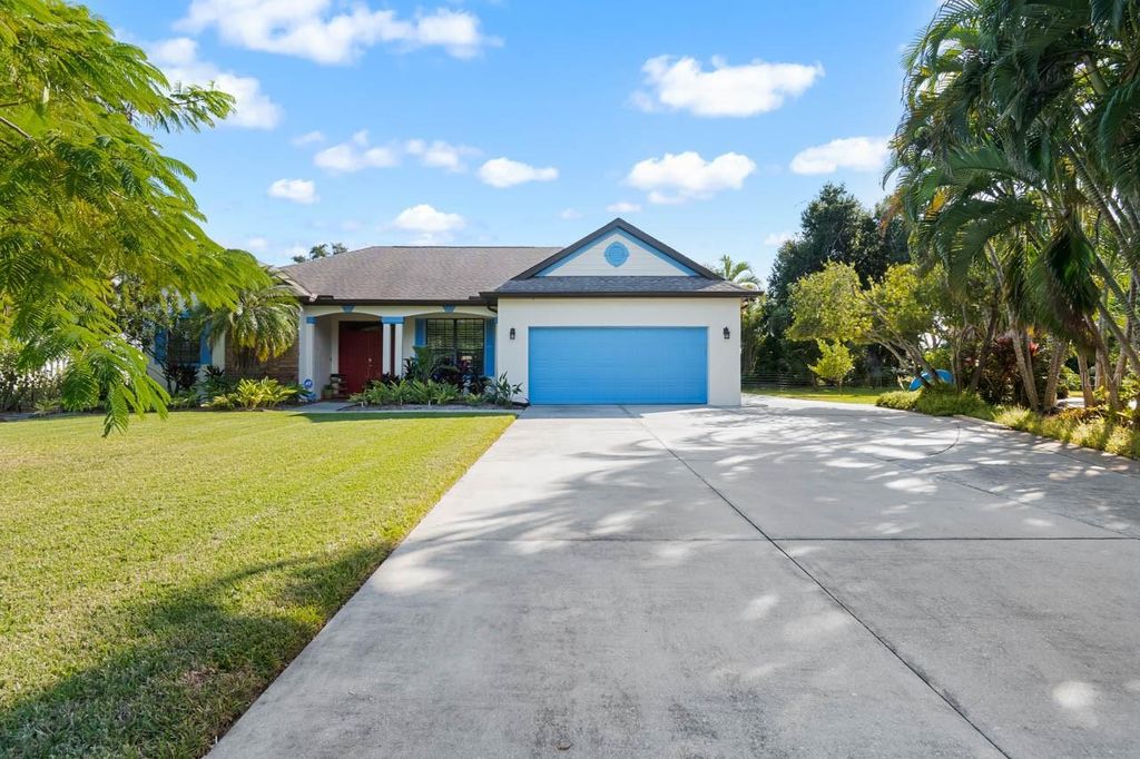 Photo of 1814 78th Street W, Bradenton, FL 34209 (MLS # TB8444801)