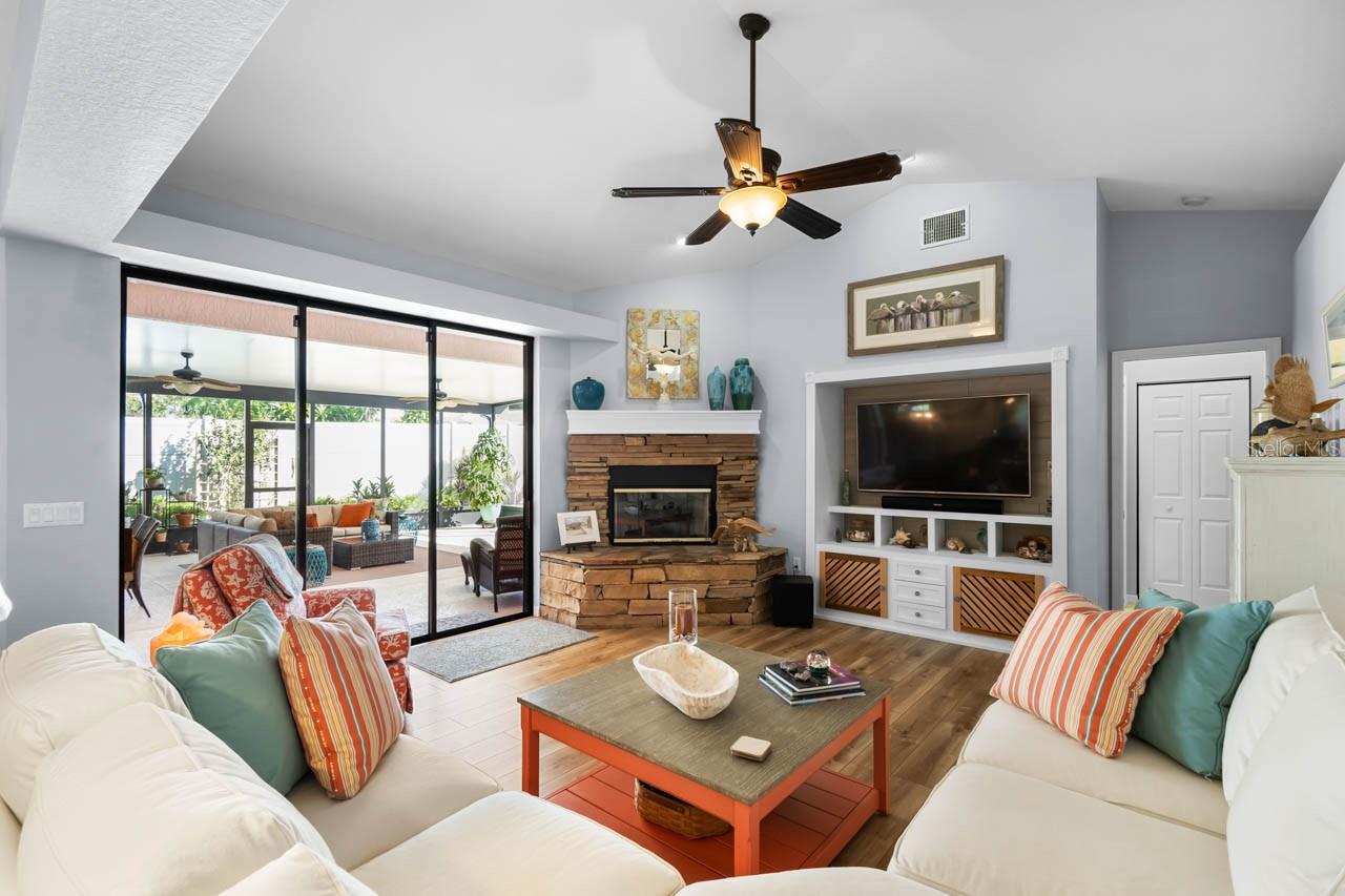 WHISPERING PINES - Residential