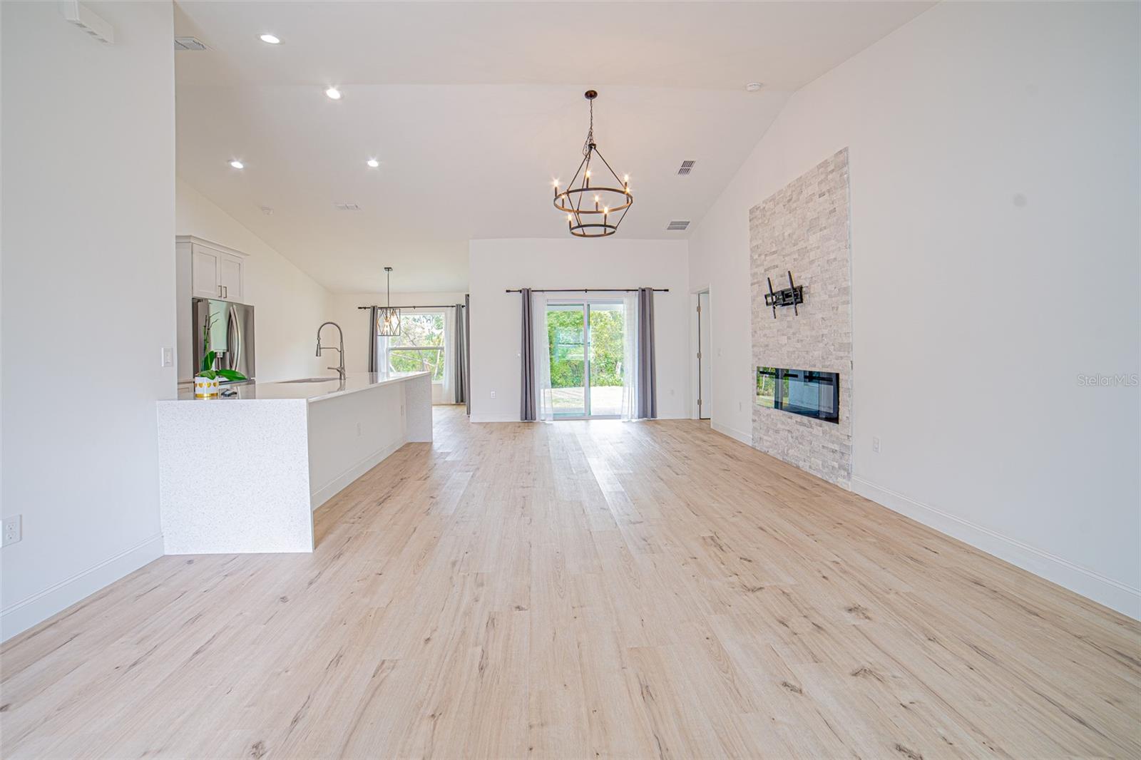 SPRING HILL - Residential