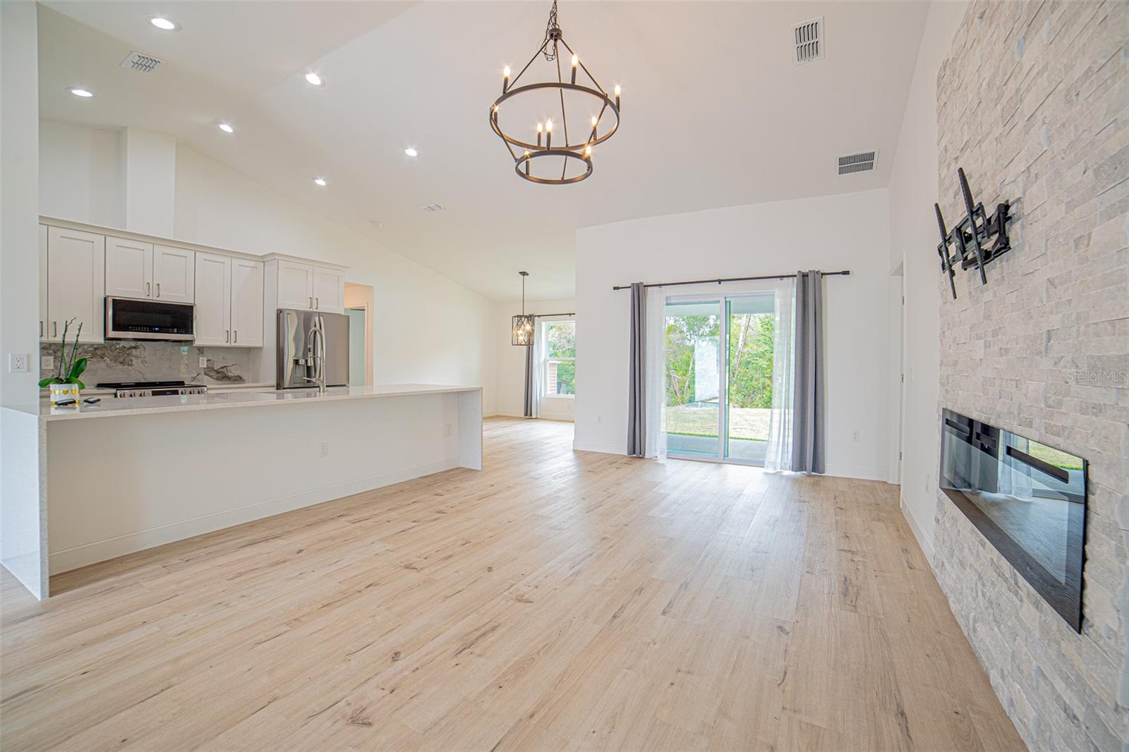 SPRING HILL - Residential