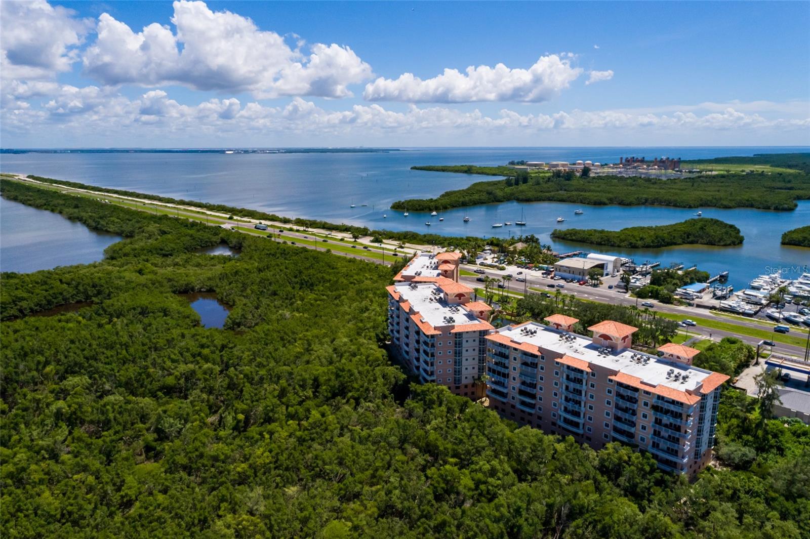 GRANDE VERANDAHS ON THE BAY - Residential