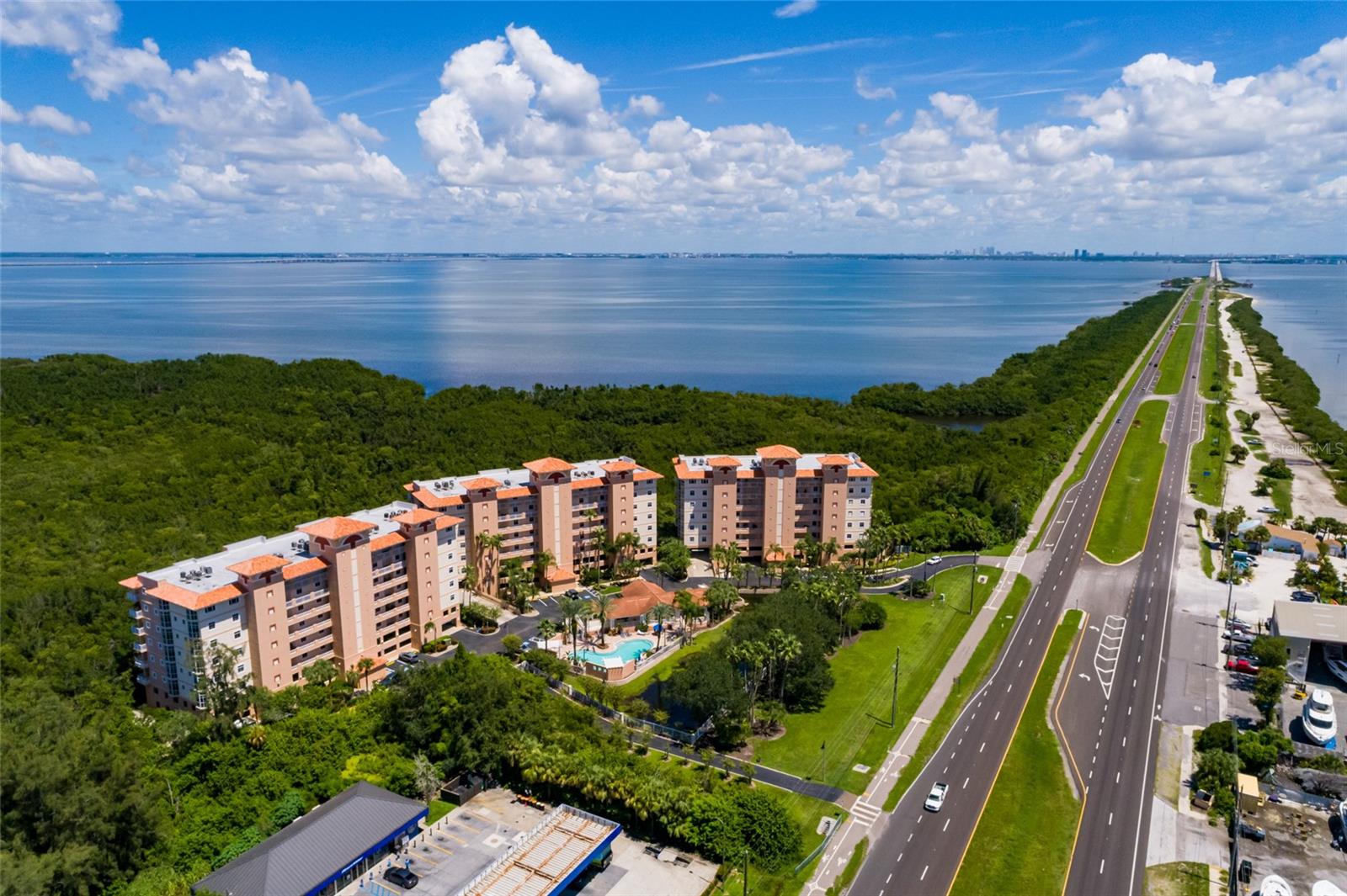 GRANDE VERANDAHS ON THE BAY - Residential