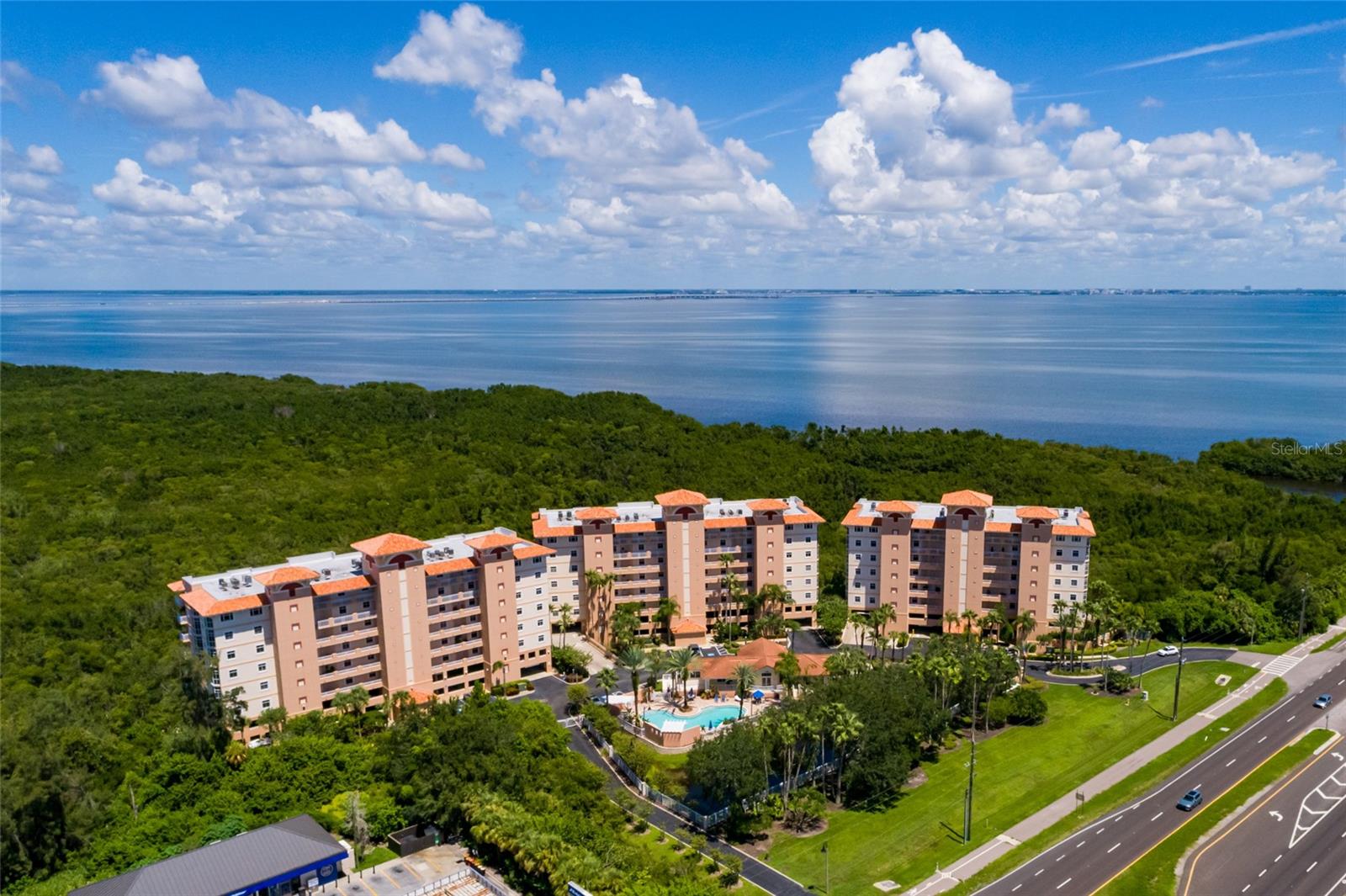 GRANDE VERANDAHS ON THE BAY - Residential