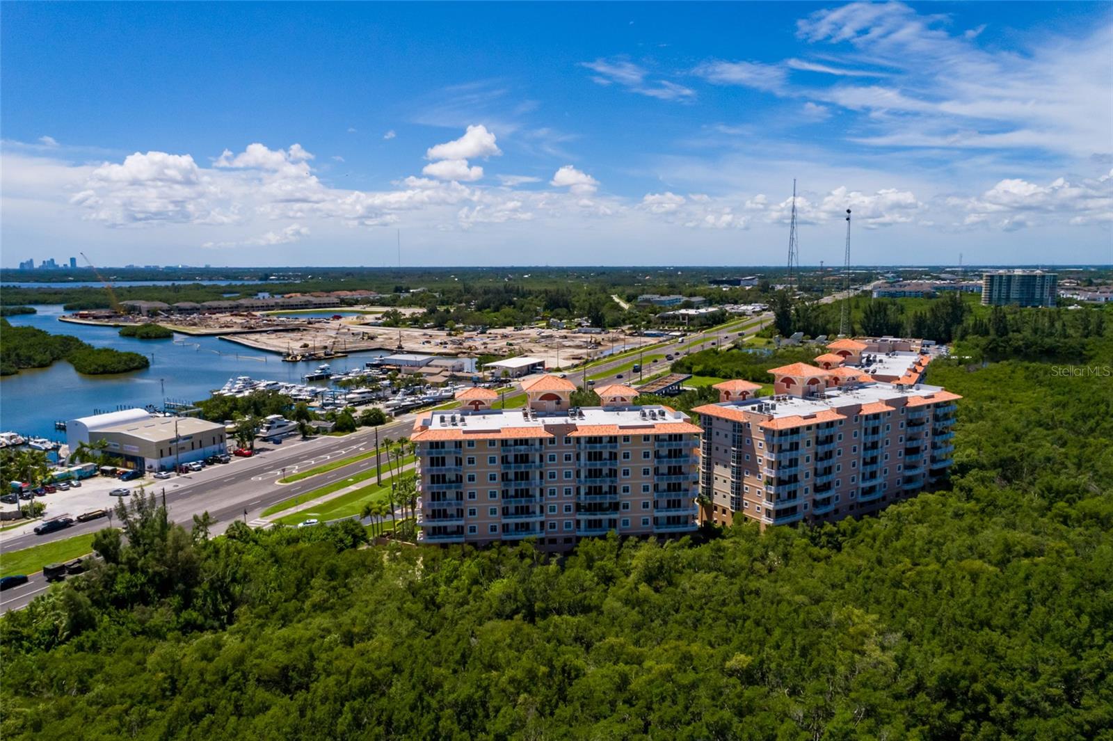 GRANDE VERANDAHS ON THE BAY - Residential