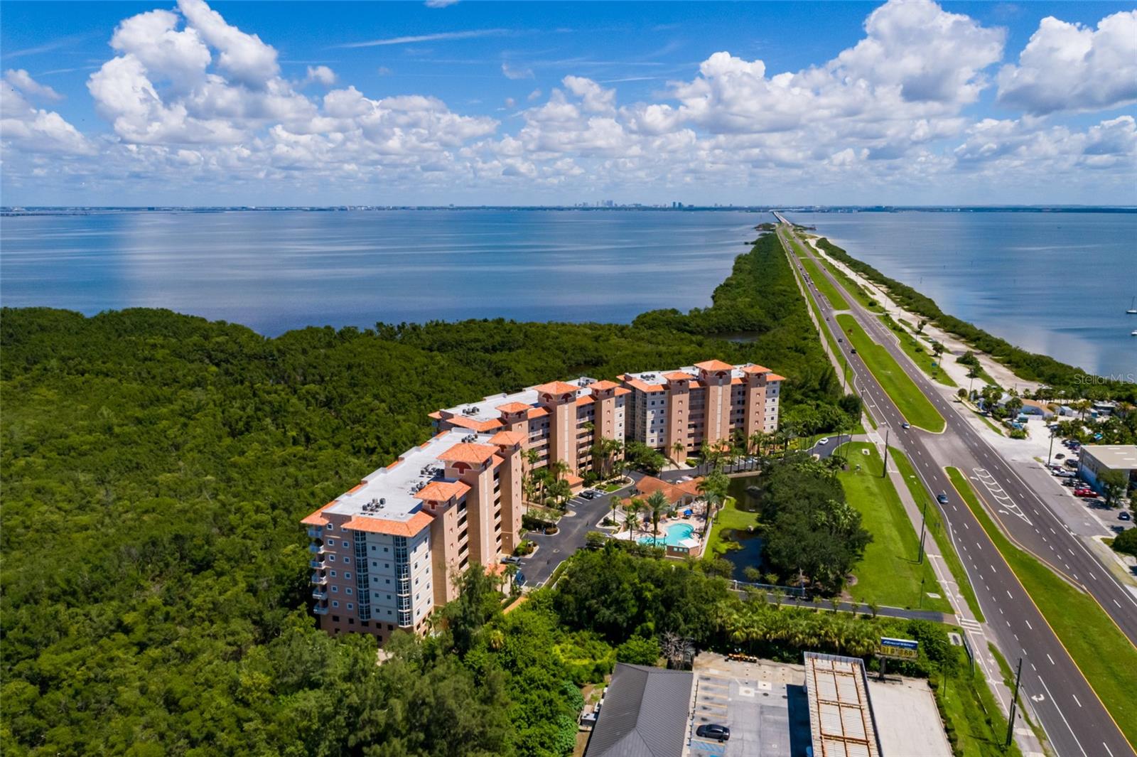 GRANDE VERANDAHS ON THE BAY - Residential