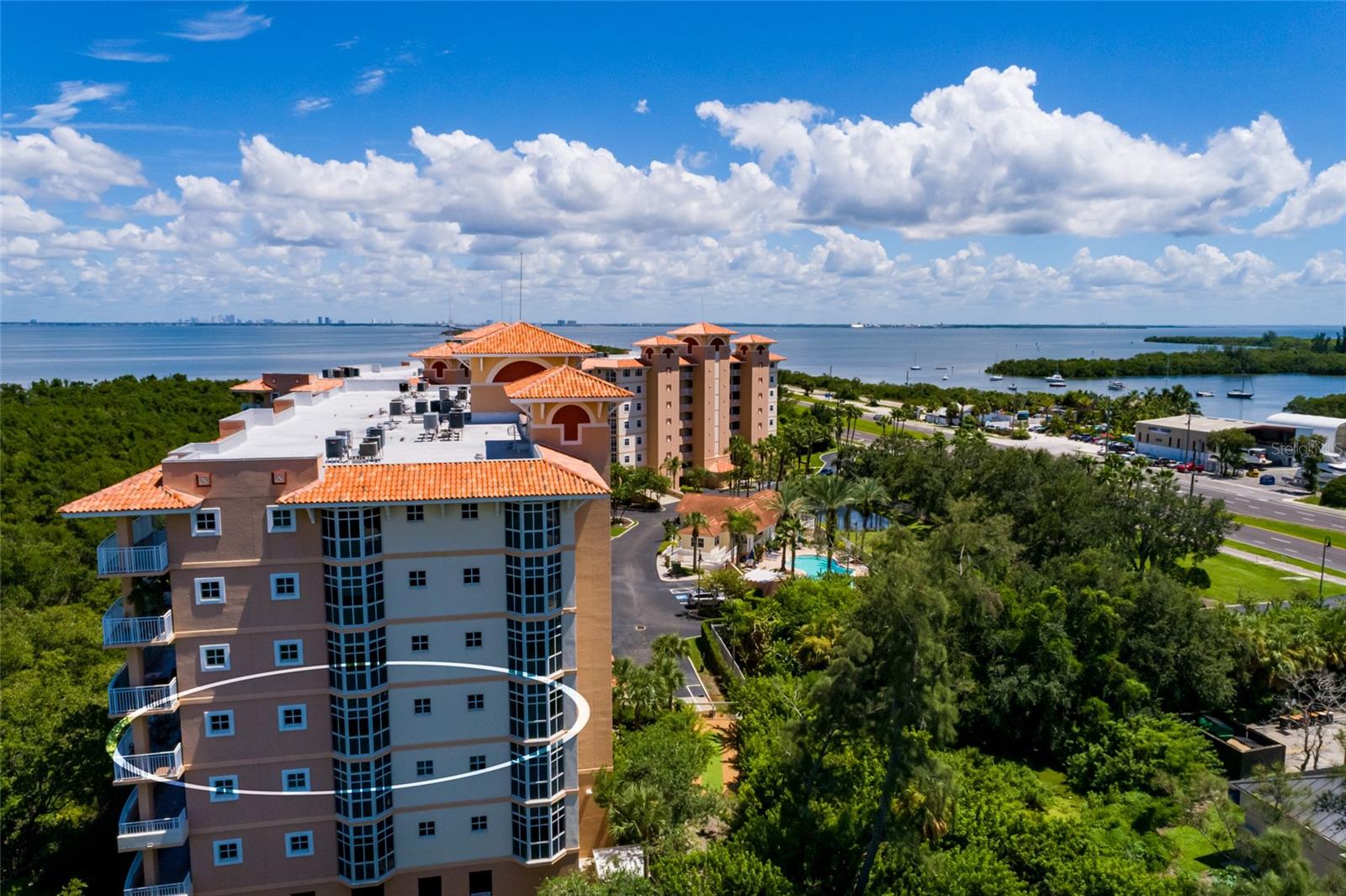 GRANDE VERANDAHS ON THE BAY - Residential