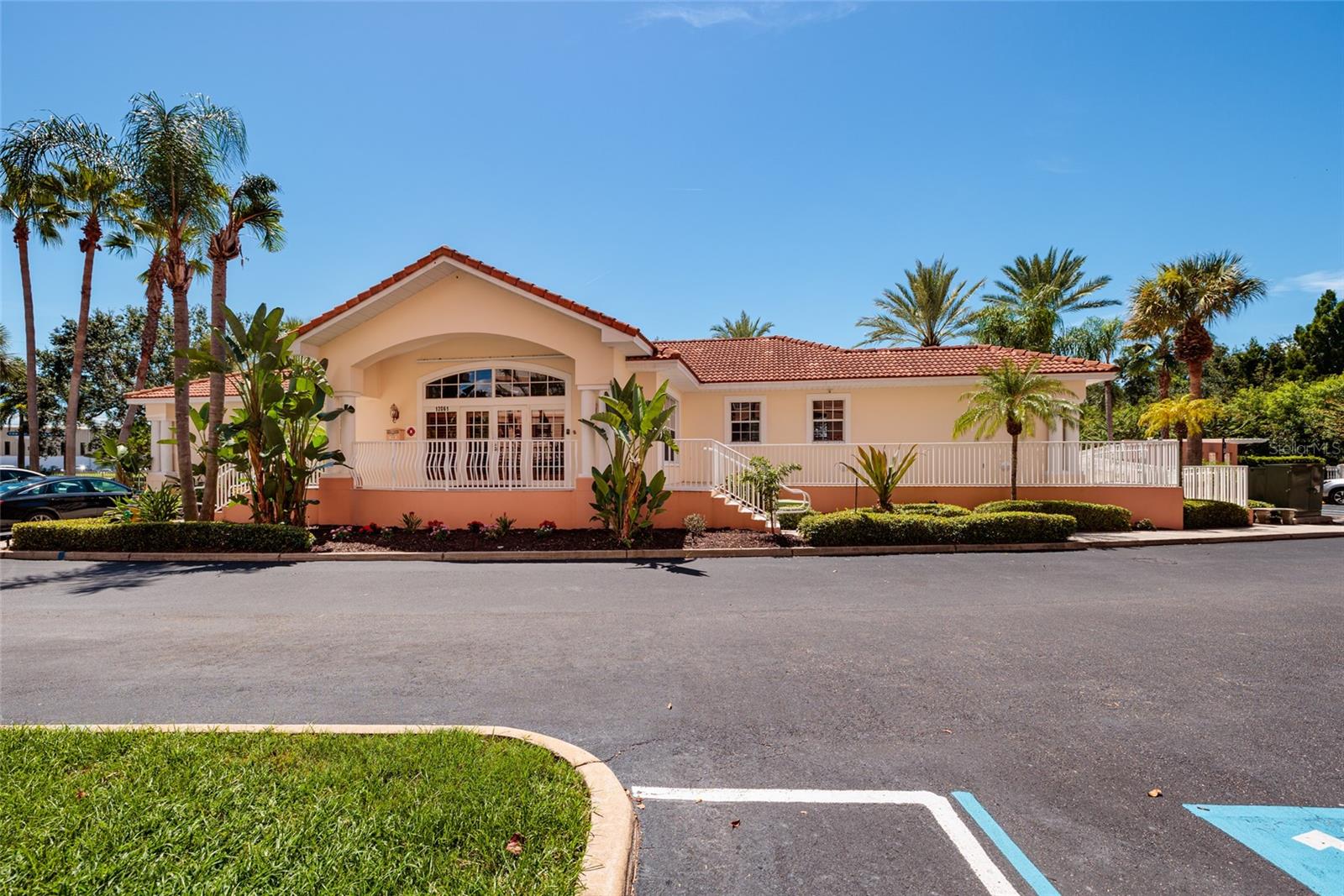 GRANDE VERANDAHS ON THE BAY - Residential