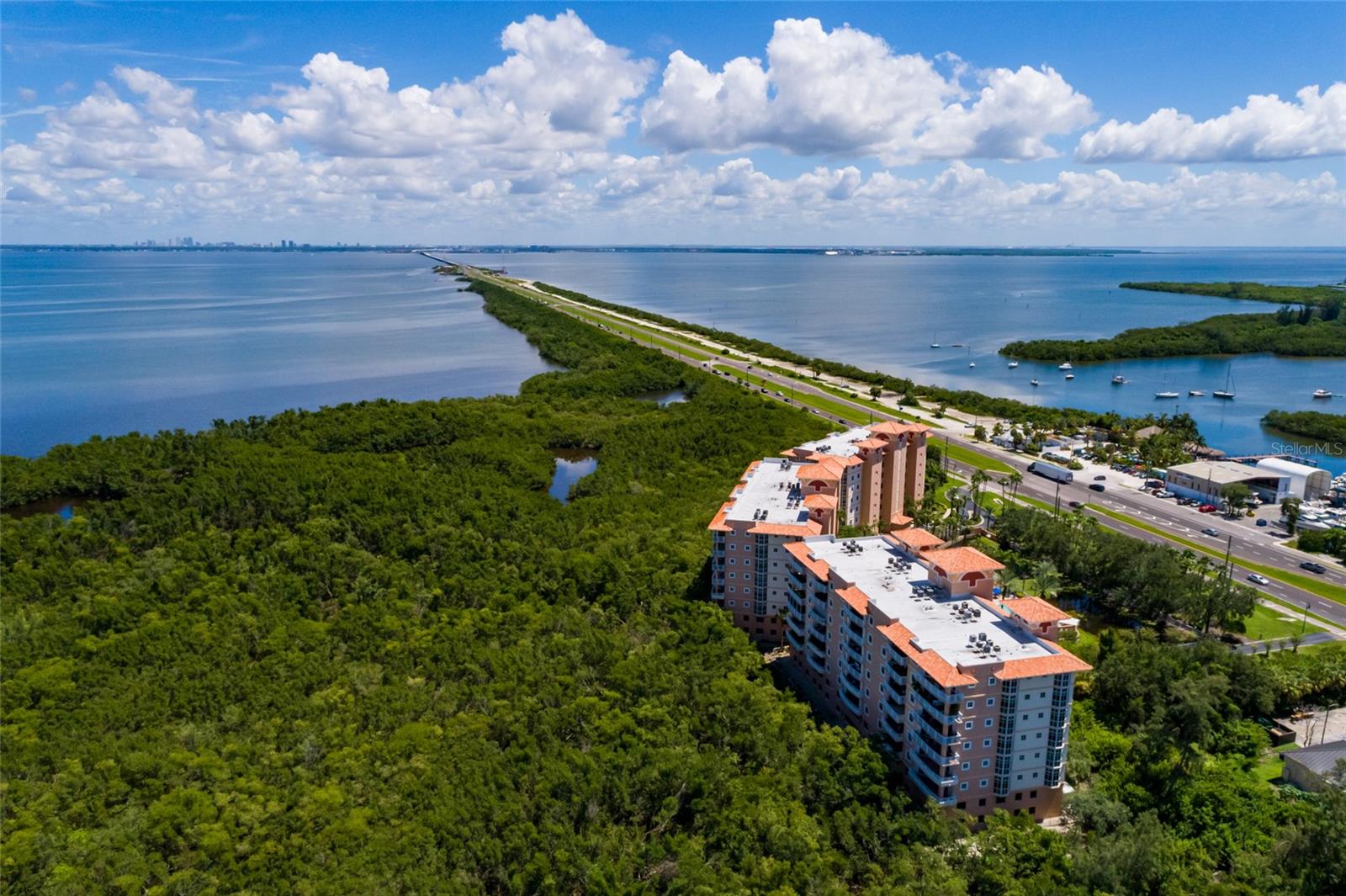 GRANDE VERANDAHS ON THE BAY - Residential