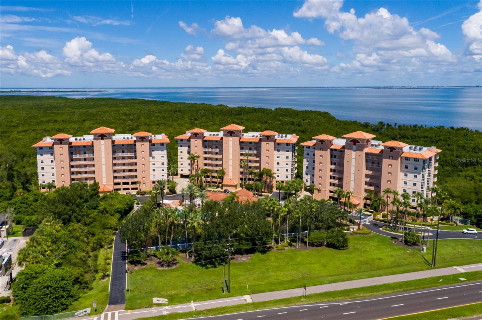 GRANDE VERANDAHS ON THE BAY - Residential