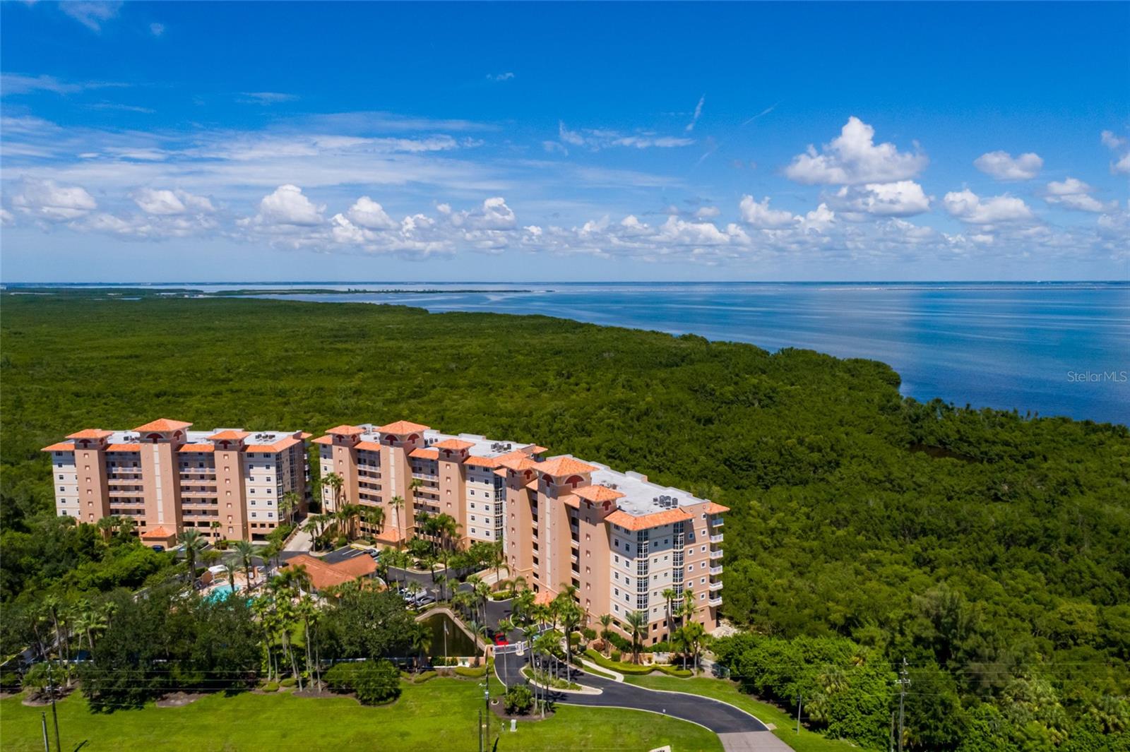 GRANDE VERANDAHS ON THE BAY - Residential