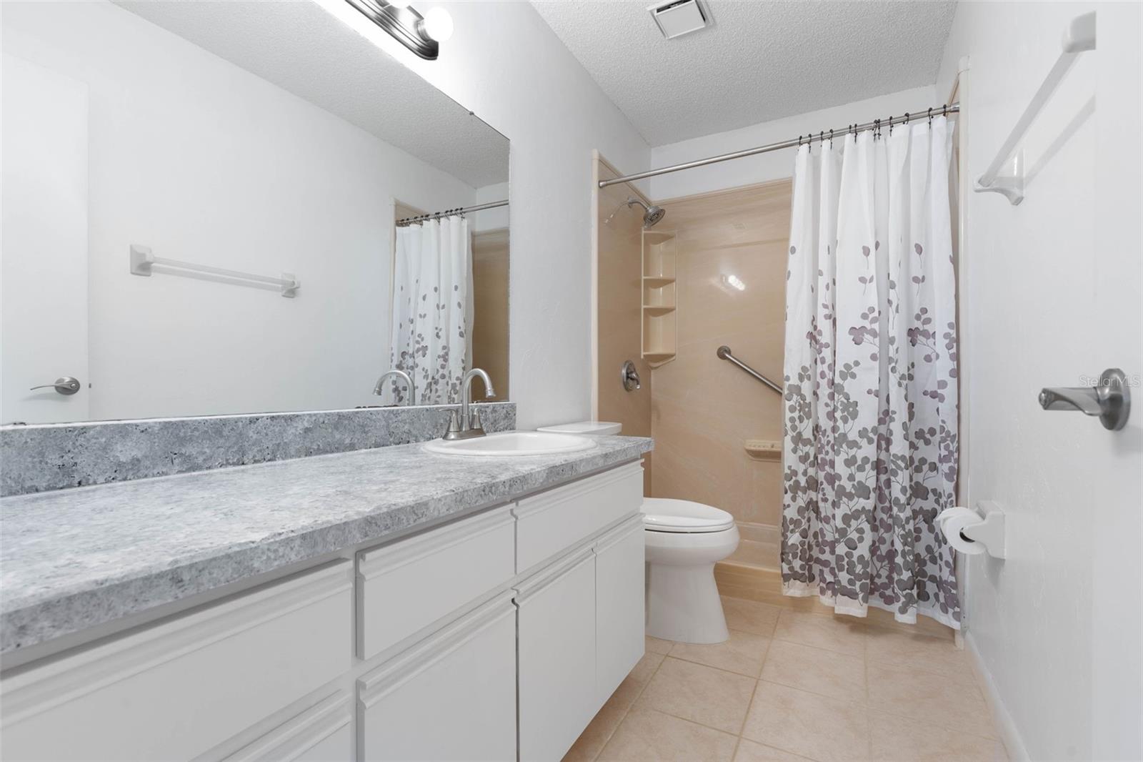 KINGS COLONY - Residential