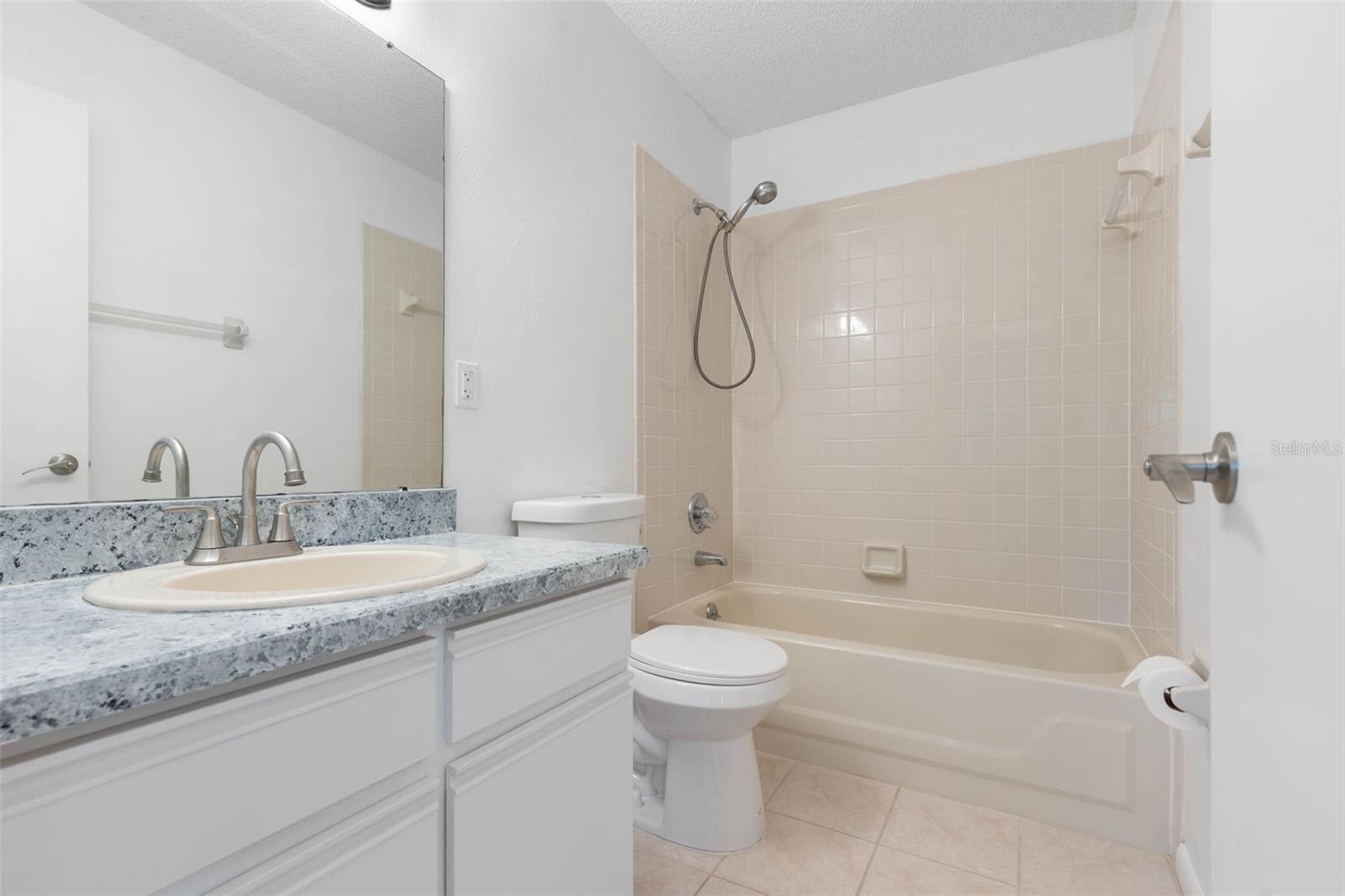 KINGS COLONY - Residential