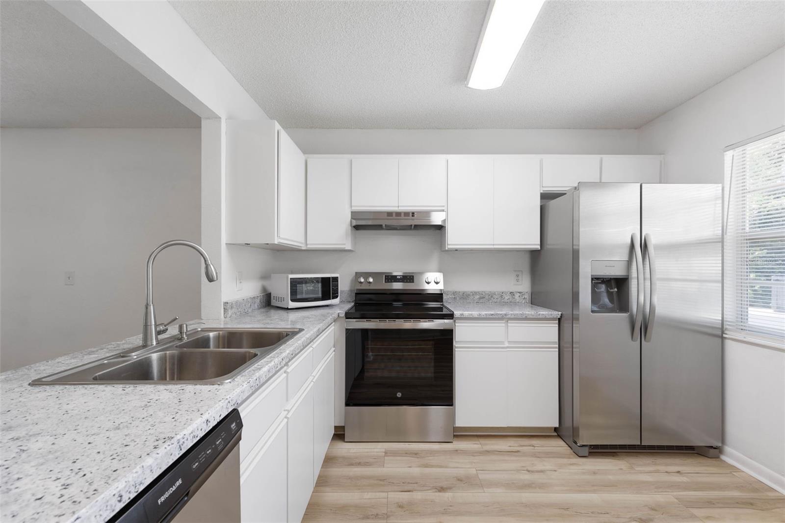 KINGS COLONY - Residential