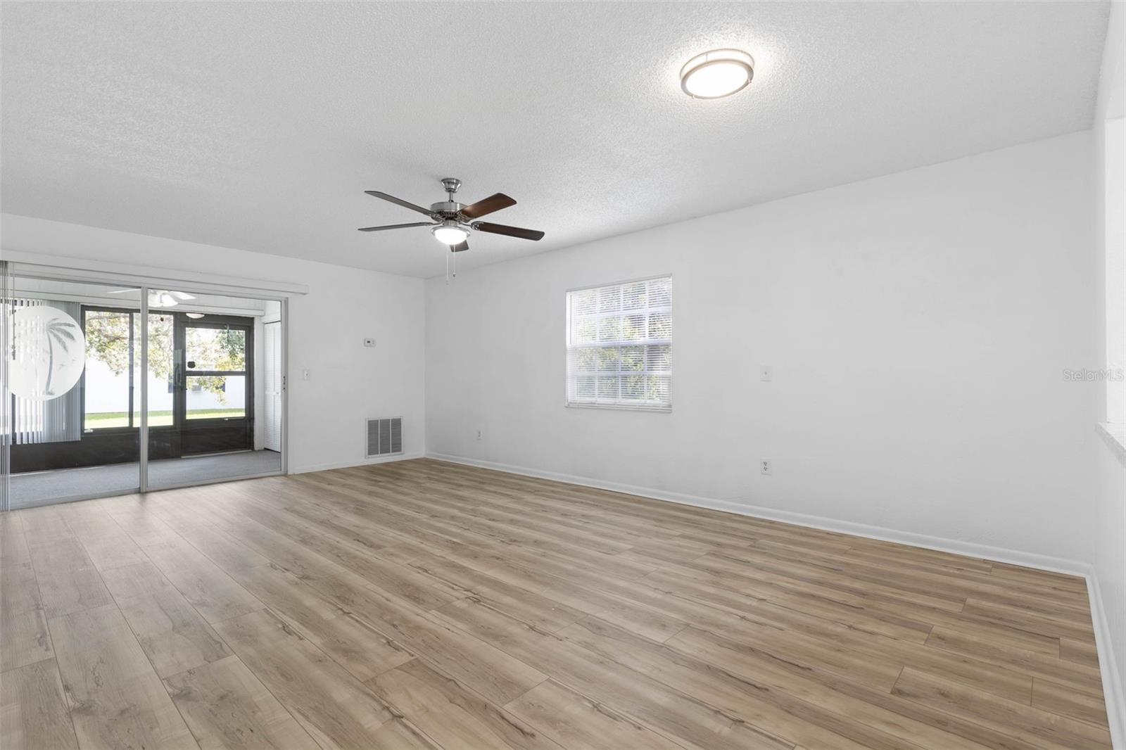 KINGS COLONY - Residential