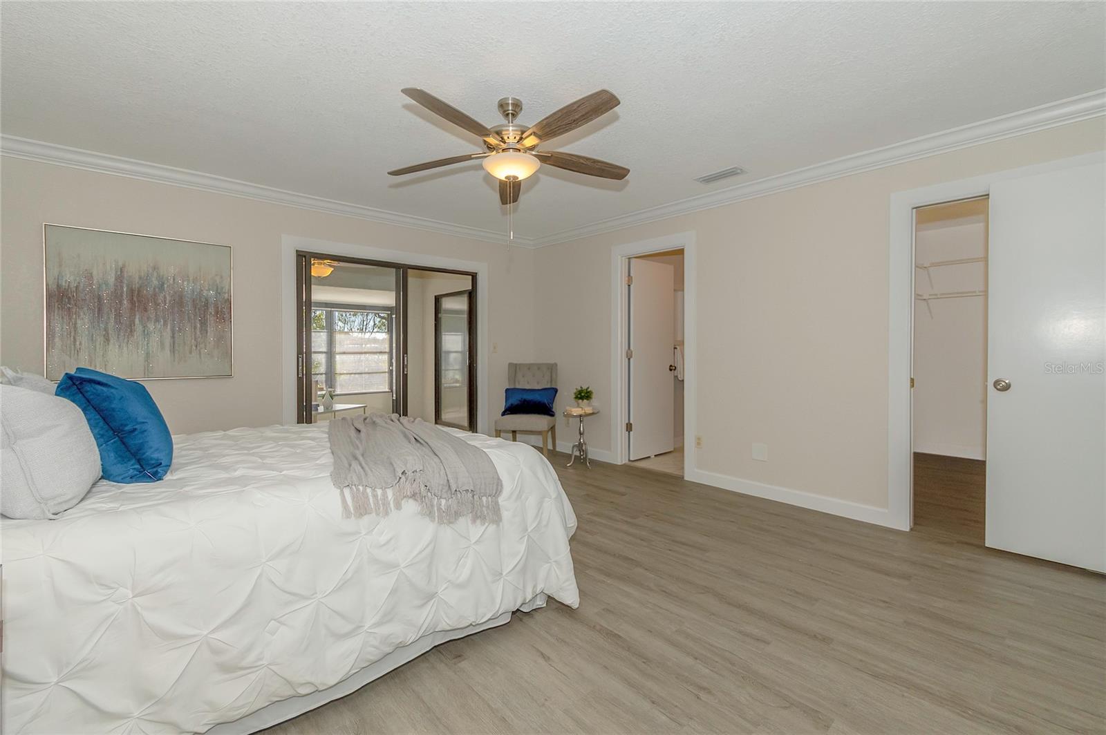 LAKE SEMINOLE VILLAGE - Residential