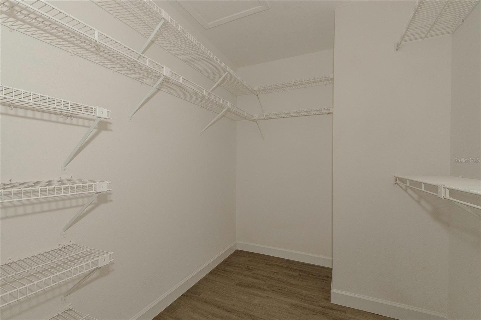 LAKE SEMINOLE VILLAGE - Residential