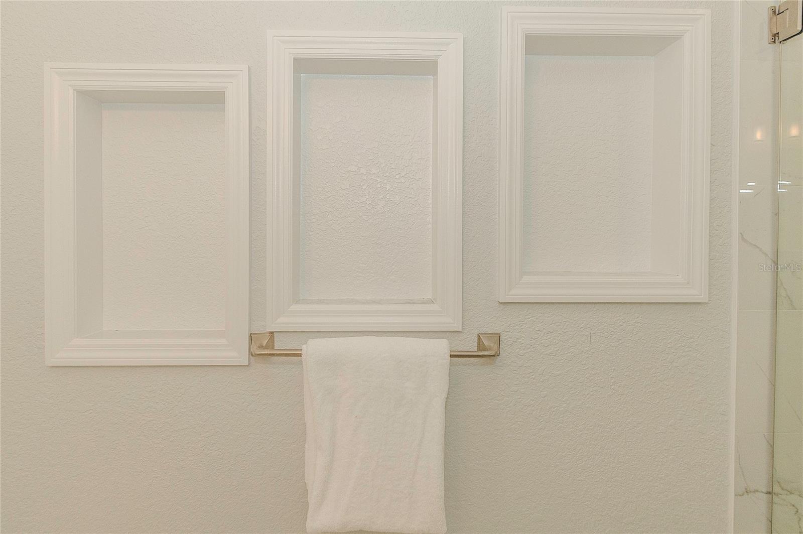 LAKE SEMINOLE VILLAGE - Residential