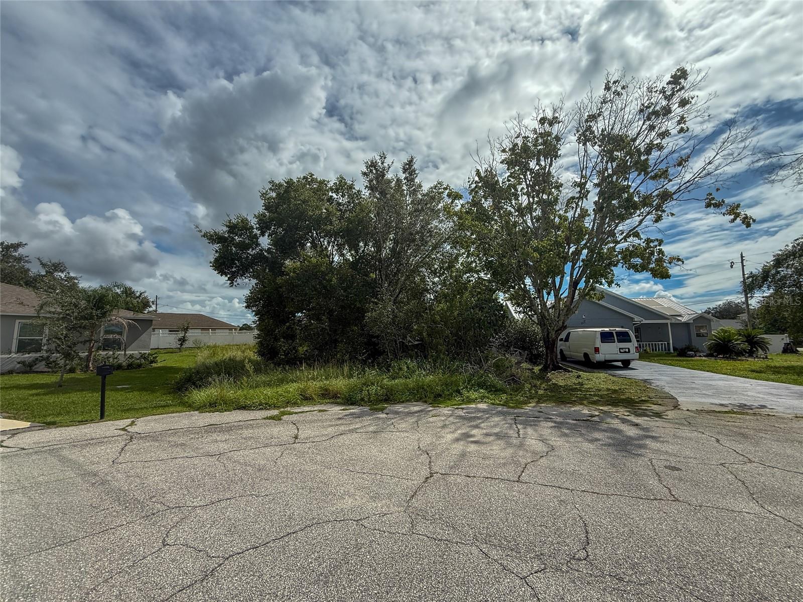 Build Your Dream Home Here!
This prime homesite is ready for construction and perfectly situated on a quiet cul-de-sac in a beautiful, established community. Enjoy the peace and privacy of the location while staying close to top-rated schools, fantastic restaurants, and excellent shopping. Don't miss this opportunity to create the home you've always dreamed of in a neighborhood you'll love.