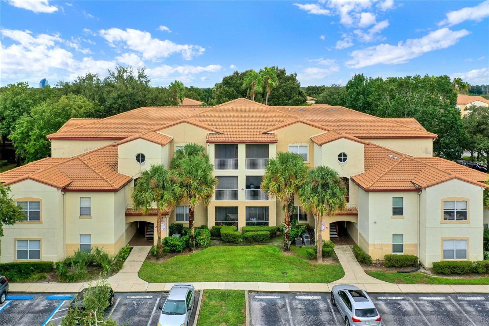 This charming 1-bedroom, 1-bathroom condo with a bonus room is located in the gated Bona Vista community in Altamonte Springs, FL. The unit has been freshly painted and features laminate flooring throughout. The bonus room offers additional space for a home office or guest room.
Bona Vista offers maintenance-free living with a variety of amenities, including a resort-style pool and hot tub, tennis and volleyball courts, a fitness center, playground, indoor half-court basketball court, clubhouse, BBQ area with seating, tiki bar, and laundry facilities.
The community is conveniently located near Costco, Seminole State College, Westmonte Park, Seminole Wekiva Trail, and Cranes Roost Park, with easy access to shopping, dining, and downtown Orlando.
For more information or to schedule a showing, please contact your real estate agent.