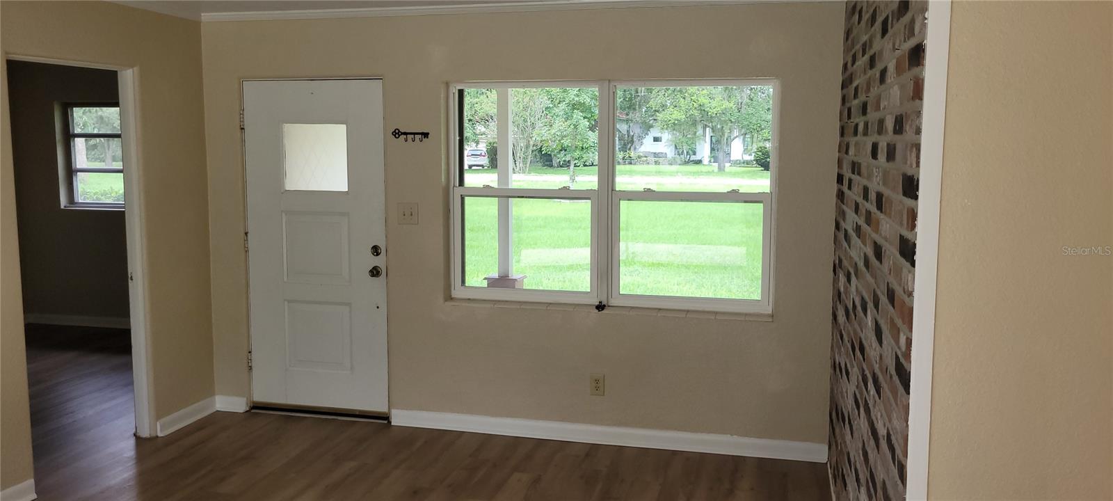 DAVIS SHORES - Residential Lease