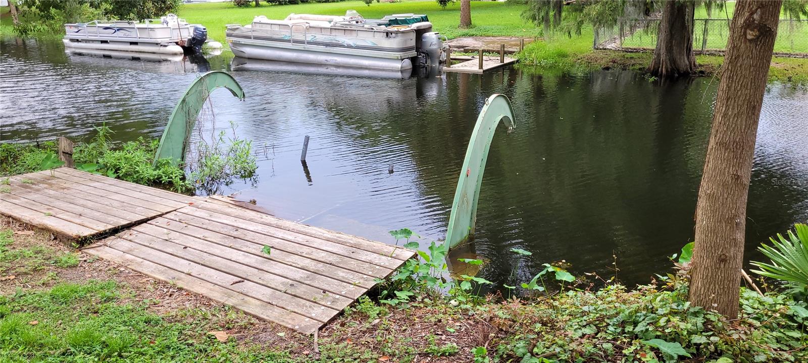 DAVIS SHORES - Residential Lease