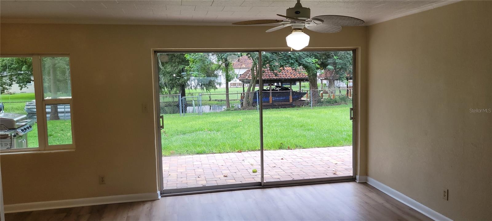 DAVIS SHORES - Residential Lease
