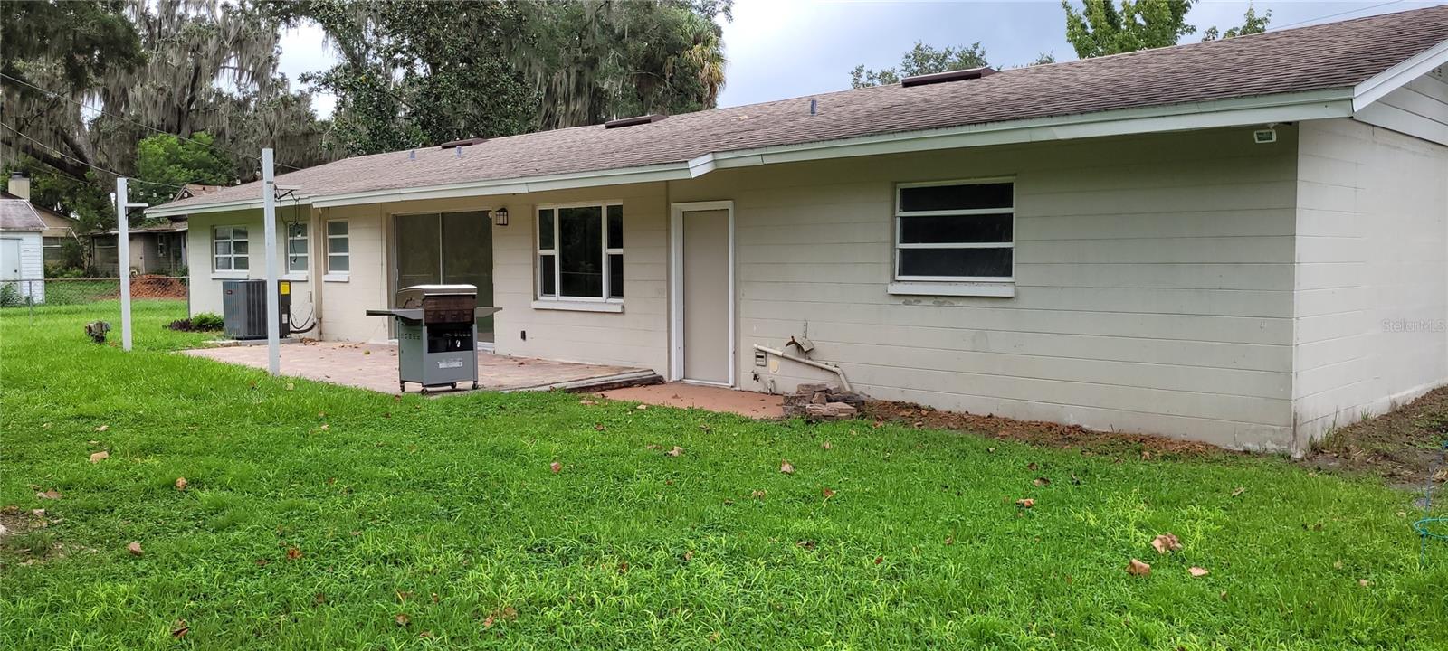 DAVIS SHORES - Residential Lease
