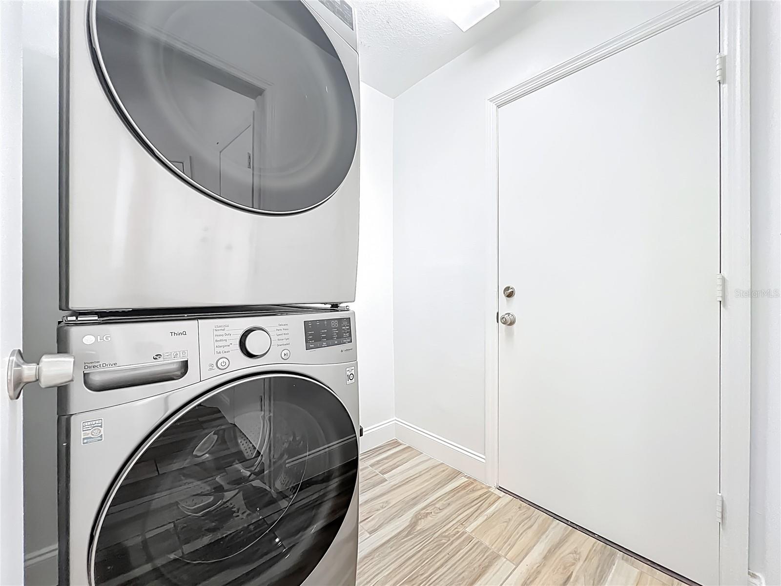 LAKEWOOD AT THE CROSSINGS - Residential