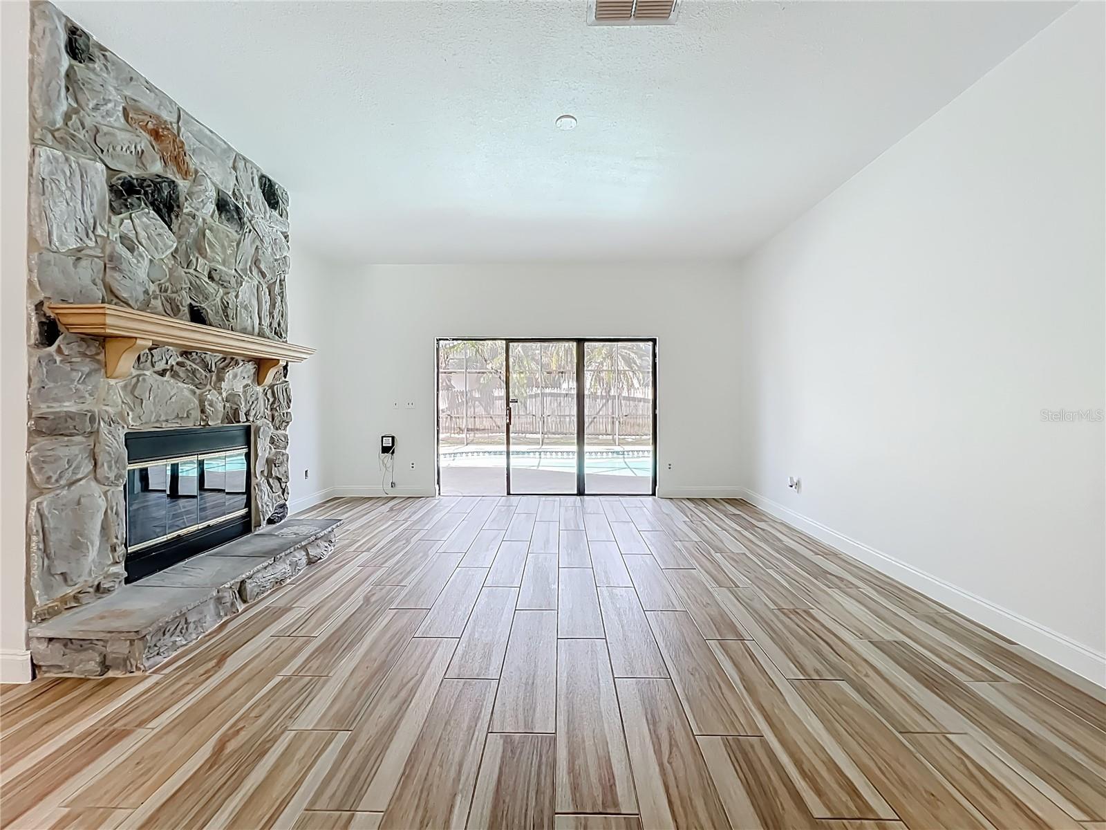 LAKEWOOD AT THE CROSSINGS - Residential