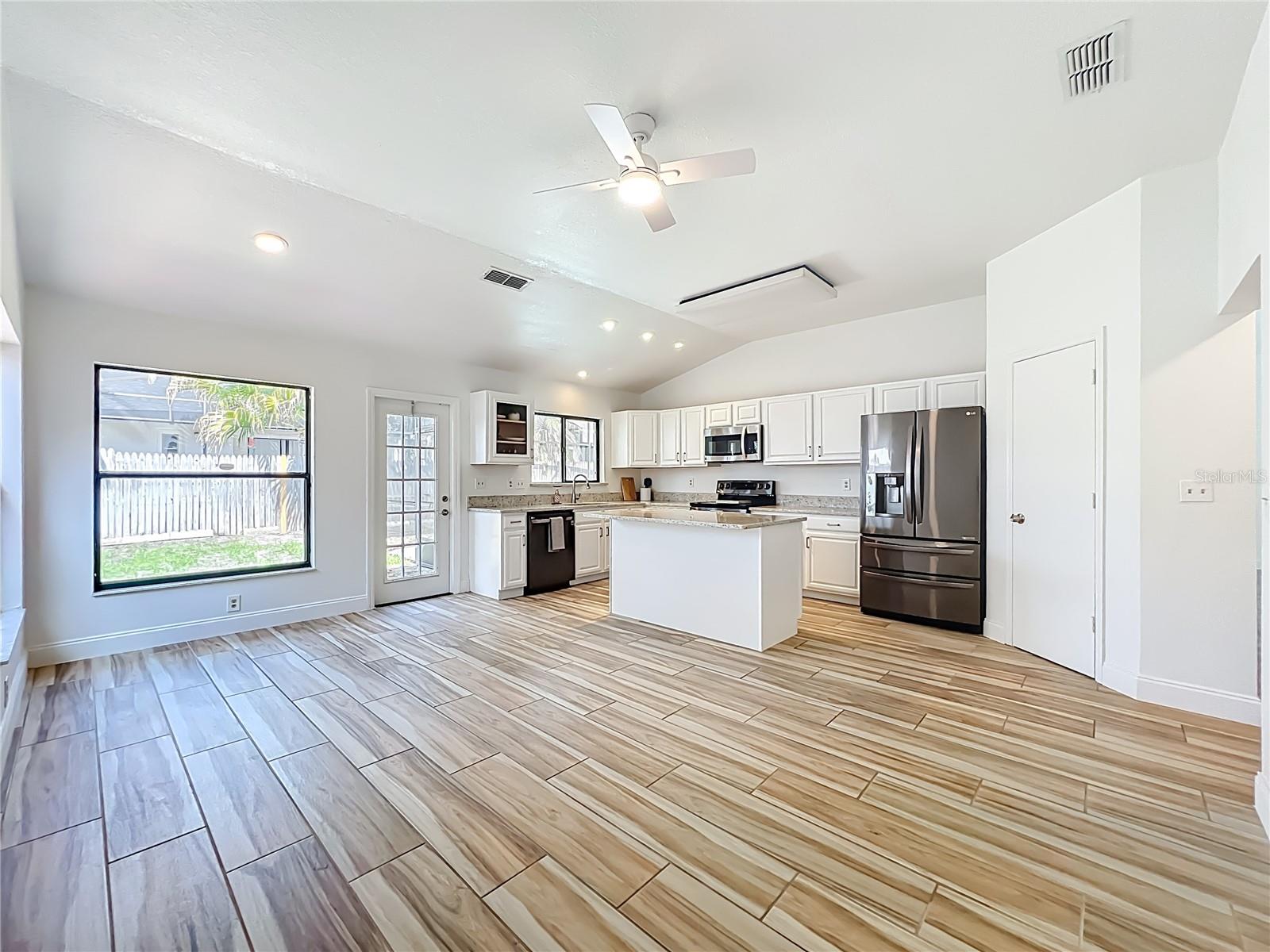 LAKEWOOD AT THE CROSSINGS - Residential