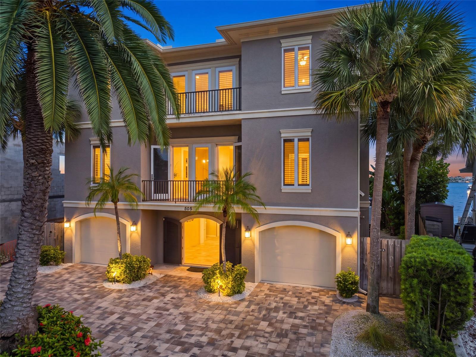 505 HARBOR DRIVE