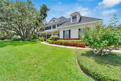 A home in LAKELAND