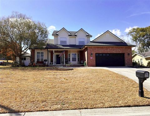 Photo of 2577 Highlands Vue Parkway, Lakeland, FL 33812 (MLS # OM719722)