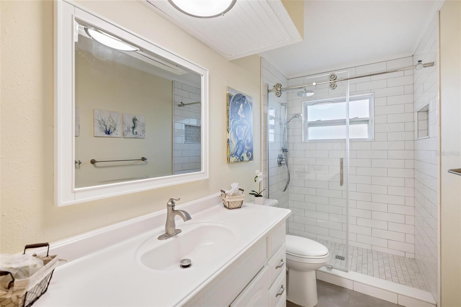 MISSION VALLEY ESTATE SEC B-1 - Residential