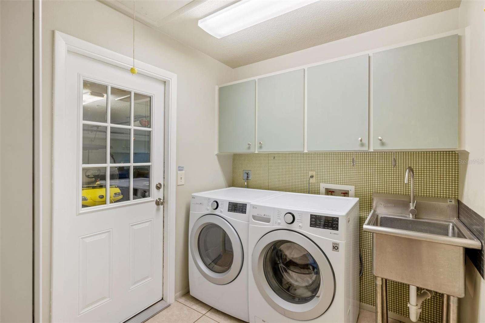 MISSION VALLEY ESTATE SEC B-1 - Residential