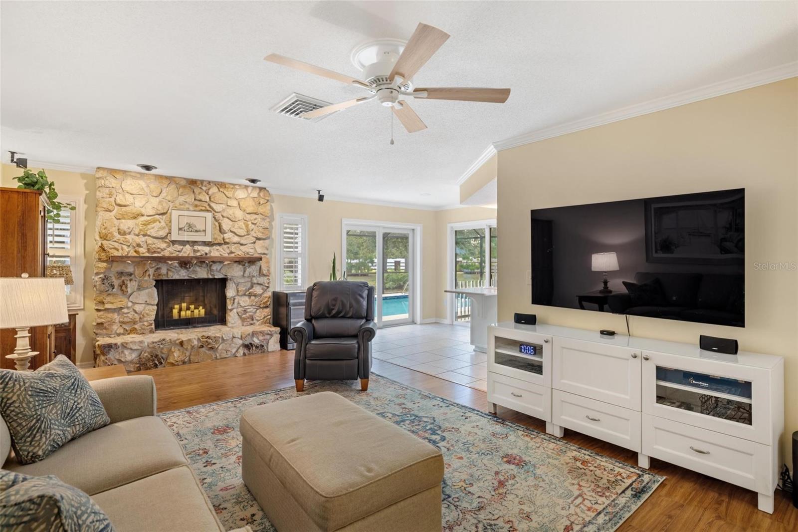 MISSION VALLEY ESTATE SEC B-1 - Residential