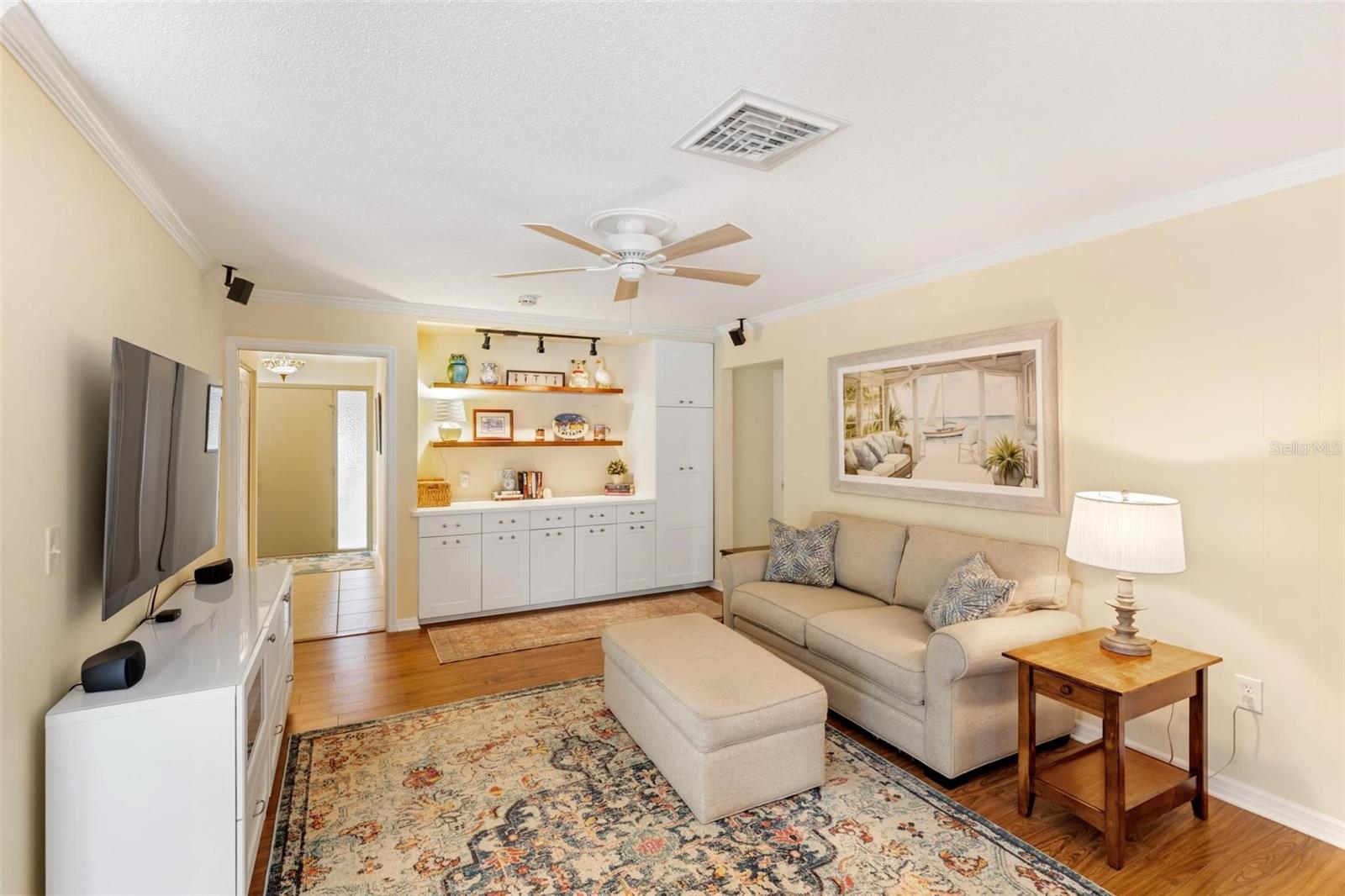 MISSION VALLEY ESTATE SEC B-1 - Residential