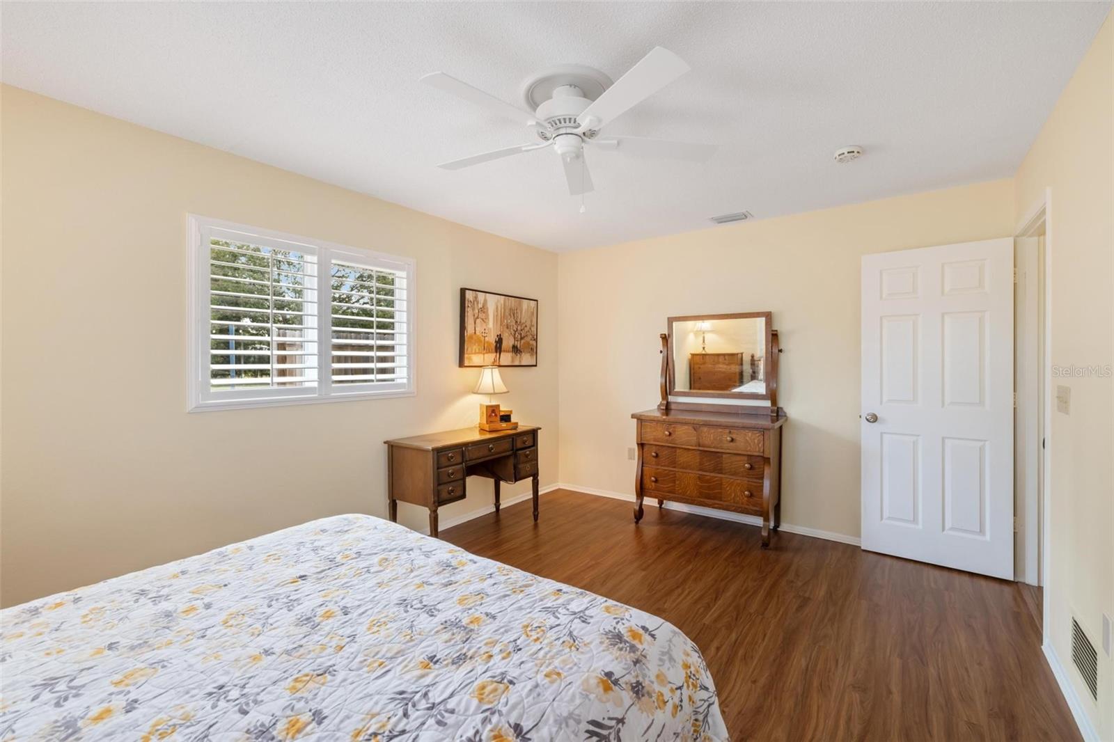 MISSION VALLEY ESTATE SEC B-1 - Residential