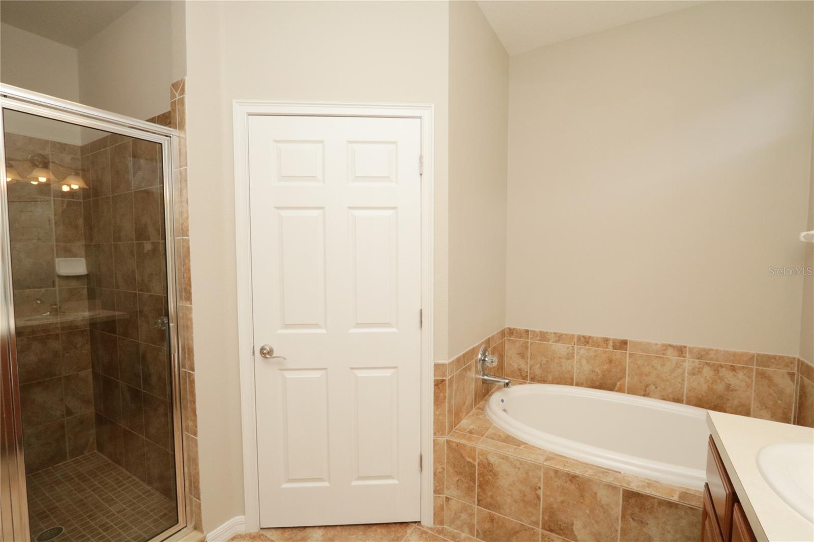 KINGS GATE SUB - Residential Lease