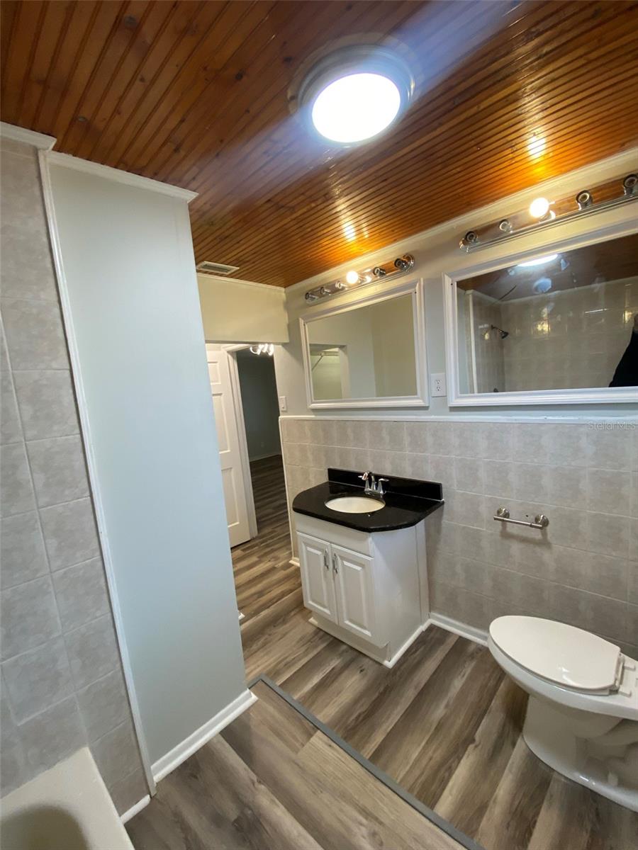 CRESENT LAKE GARDENS - Residential Income